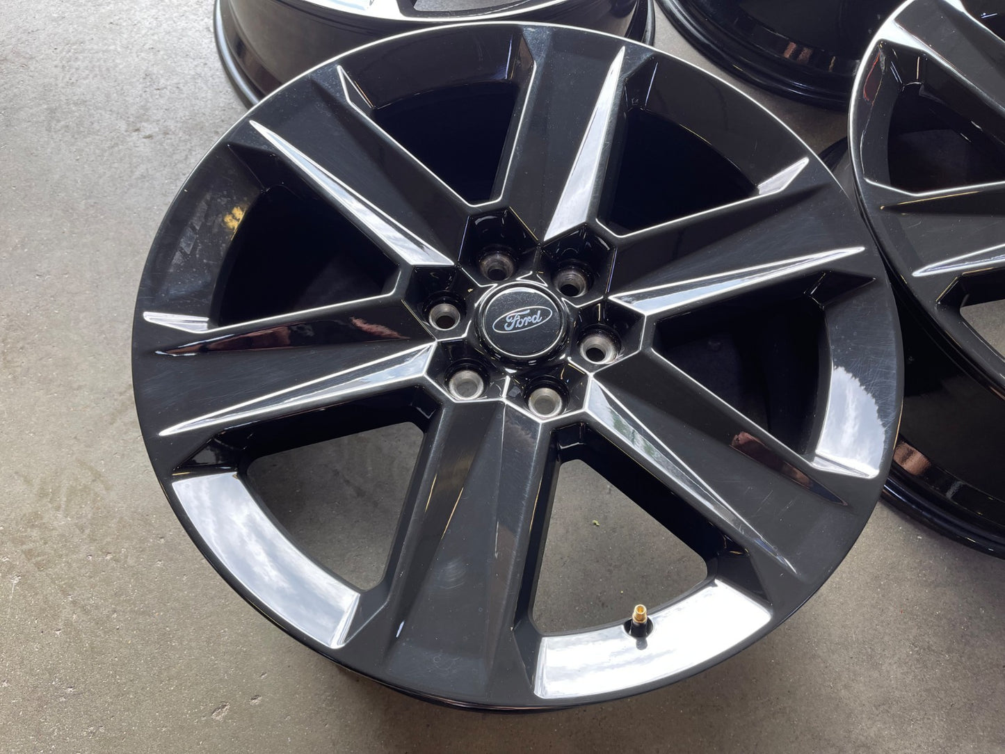 22" Ford F-150 LOBO OEM rims wheels Expedition 2025 2026 2027 NEW