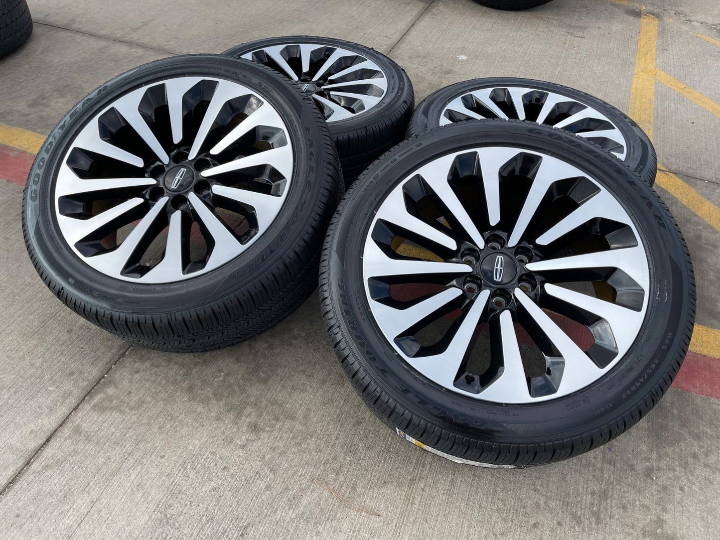 22" Lincoln Navigator L OEM 95385 10498 rims wheels 2022 2023 2024 2025 2026 NEW