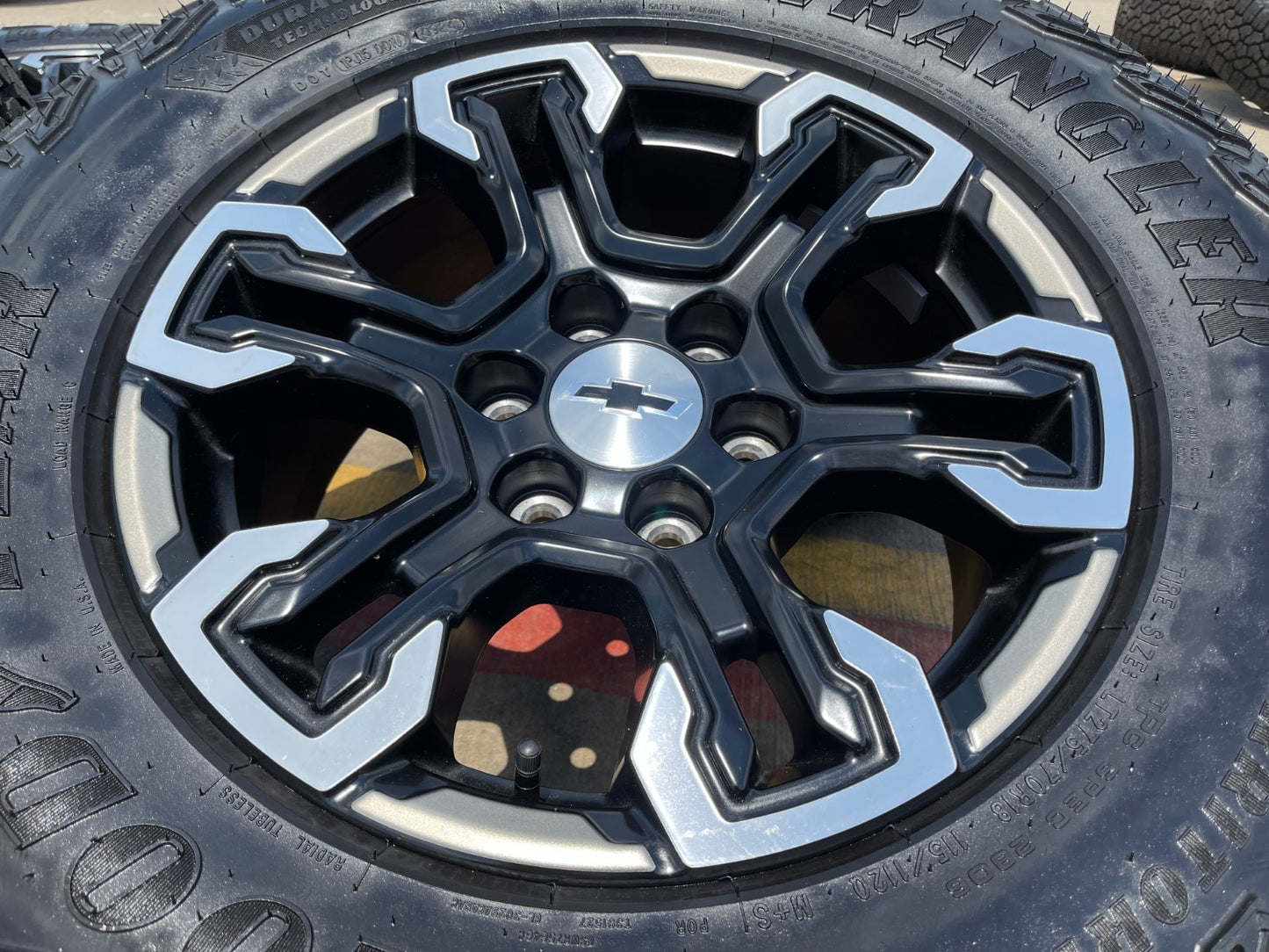 18" Chevy Silverado ZR2 Tahoe TRAIL BOSS Sierra OEM 95415 wheels rims tires NEW