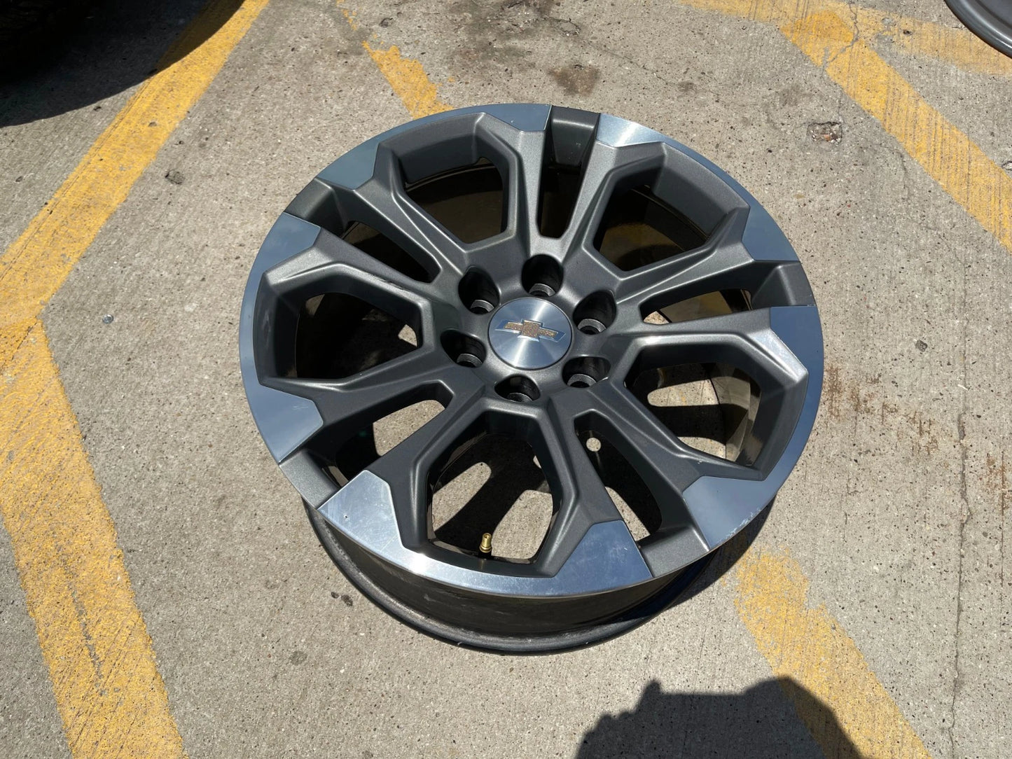 20" Chevy Tahoe Silverado OEM 14090 95417 wheel rim GMC Yukon spare