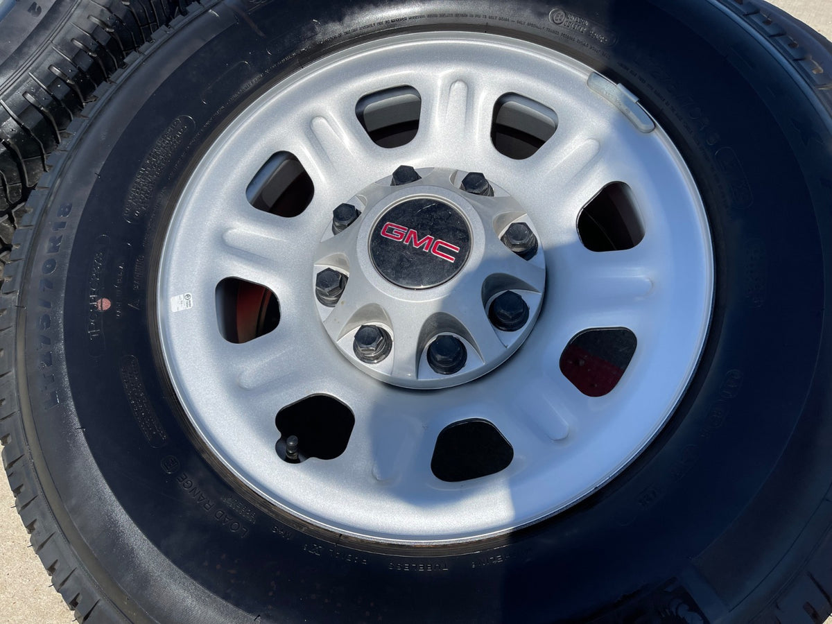 18" GMC Sierra Chevy Silverado 2500 3500 OEM 8096 wheels rims MICHELIN SET NEW