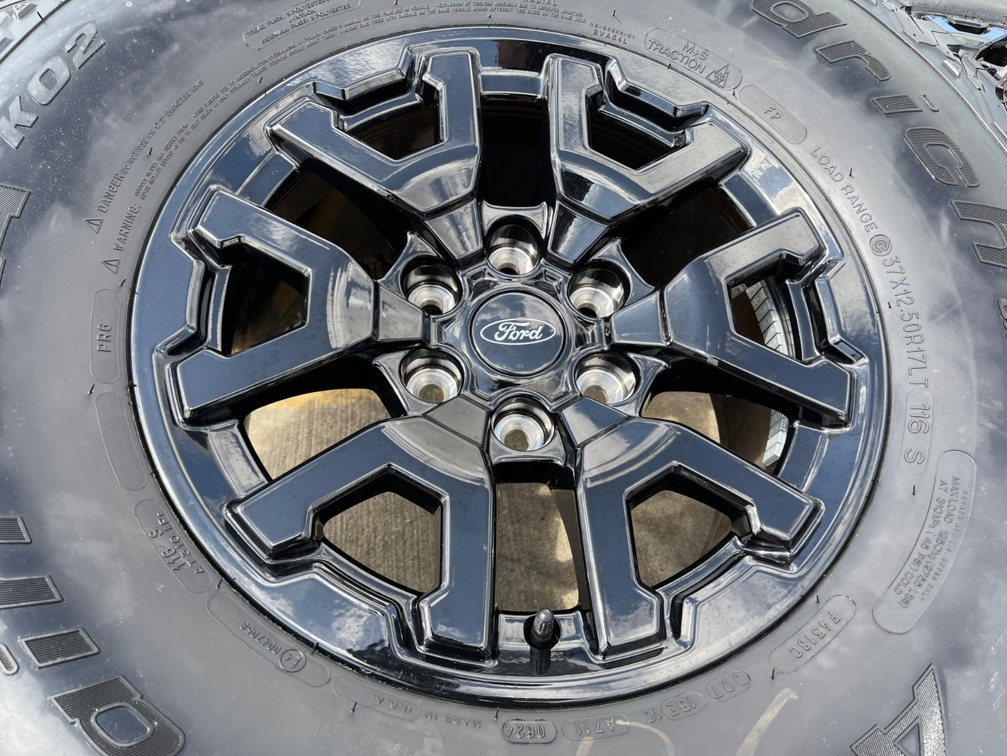 17" Ford F-150 Raptor Bronco OEM 10461 rims wheels 2025 2026 BFG KO2 A/T NEW 37"