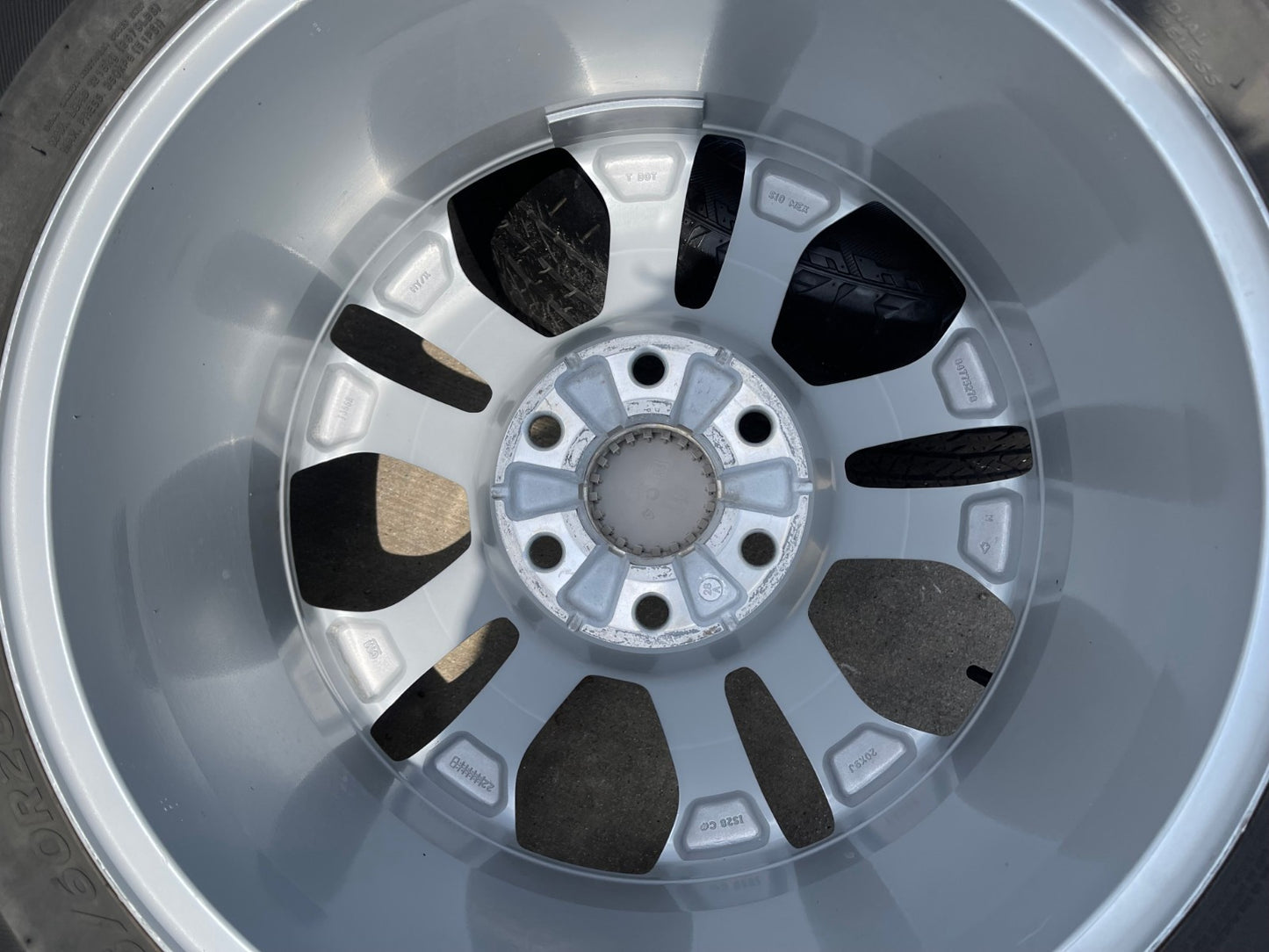 20" Chevy Tahoe Silverado OEM 14090 95417 wheels rims SET HANKOOK A/T2