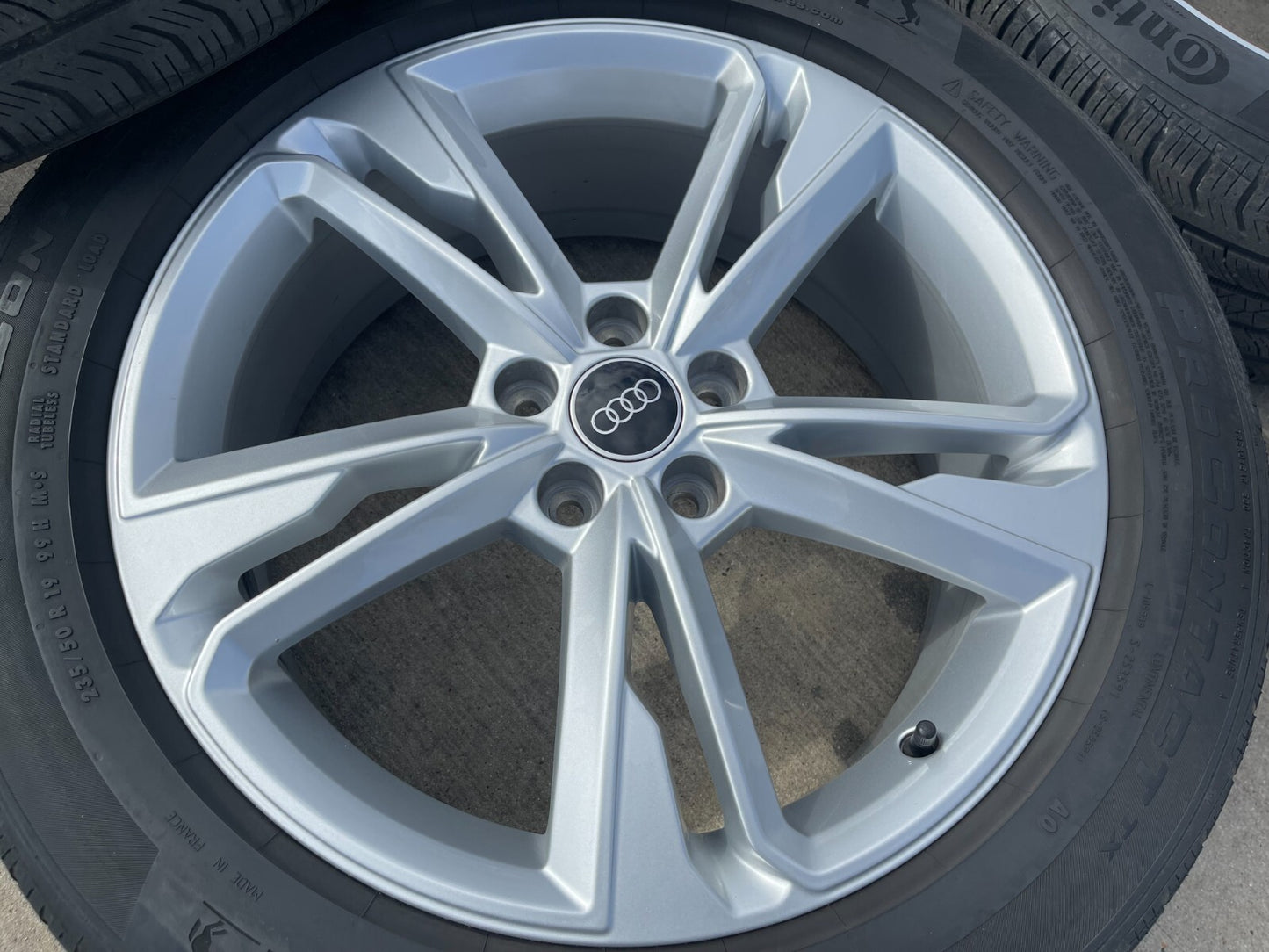 19" Audi Q8 OEM wheels rims tires 59120 Q7 RS S VW Atlas