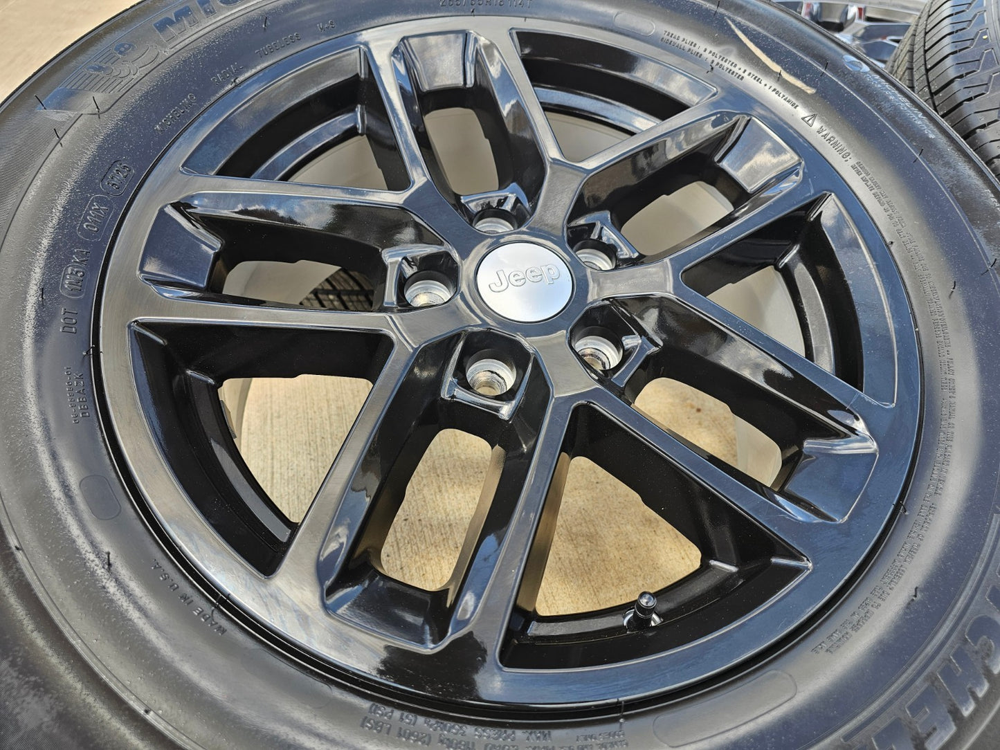 18" Jeep Grand Cherokee L OEM wheels rims 9286 Durango 2025 2026 MICHELIN NEW