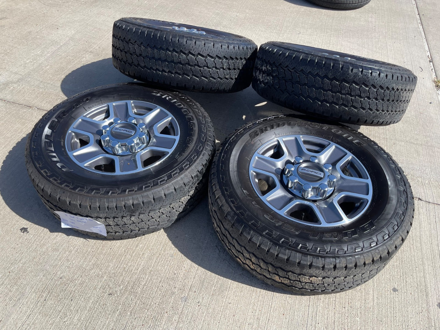 18" Ford F-250 F-350 Lariat FX-4 OEM wheels 10480 10298 tires BRIDGESTONE SET