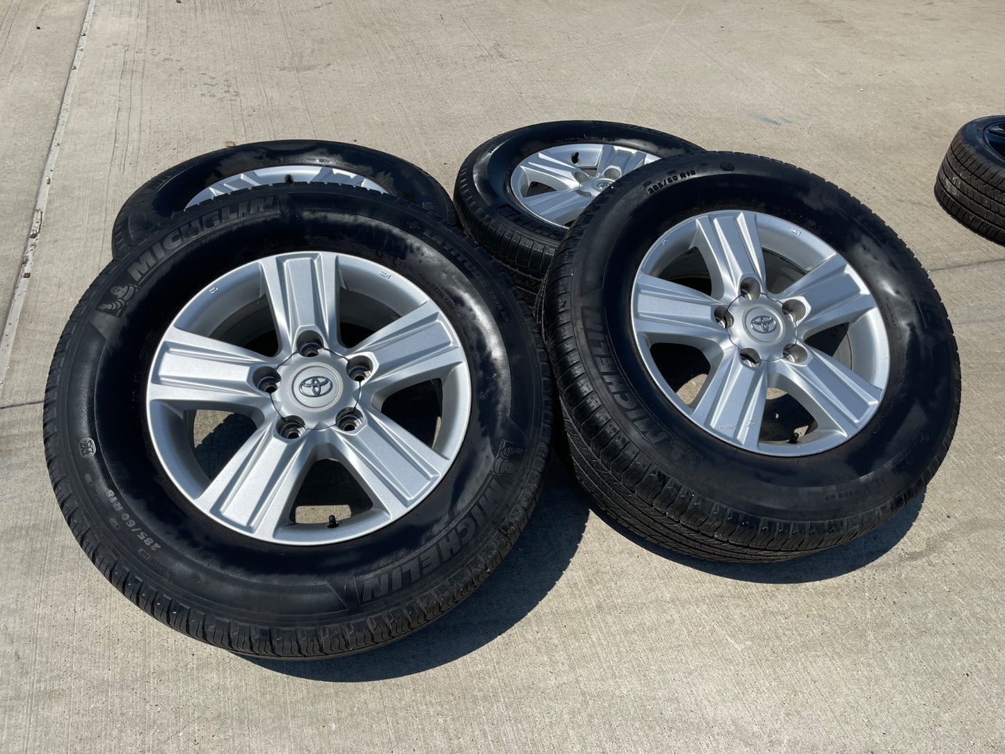 18" Toyota Land Cruiser Tundra Sequoia TRD OEM 69618 wheels rims 5x150 MICHELIN