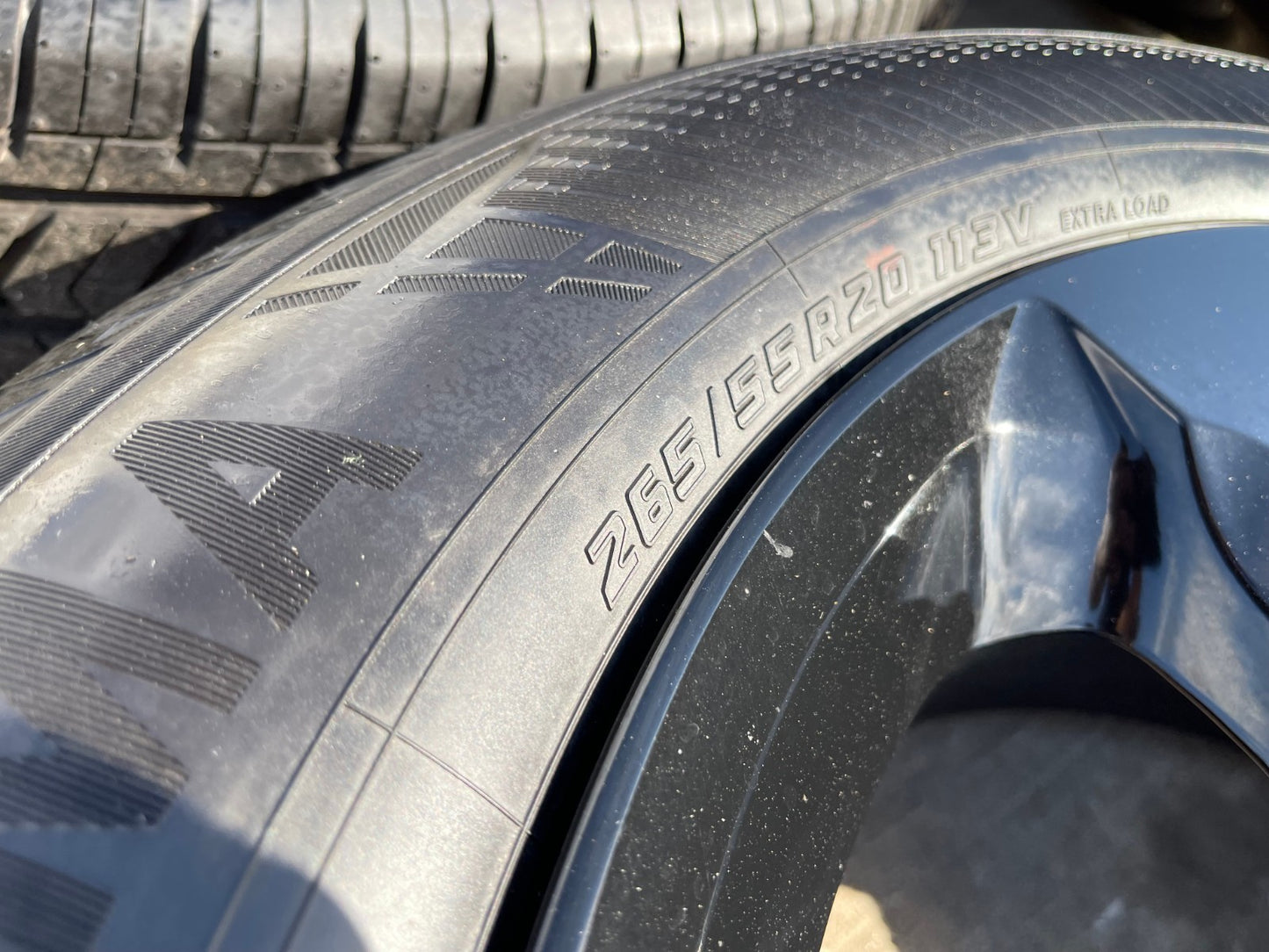 20" Jeep Grand Cherokee L OEM black wheels rims 9287 95199 tires