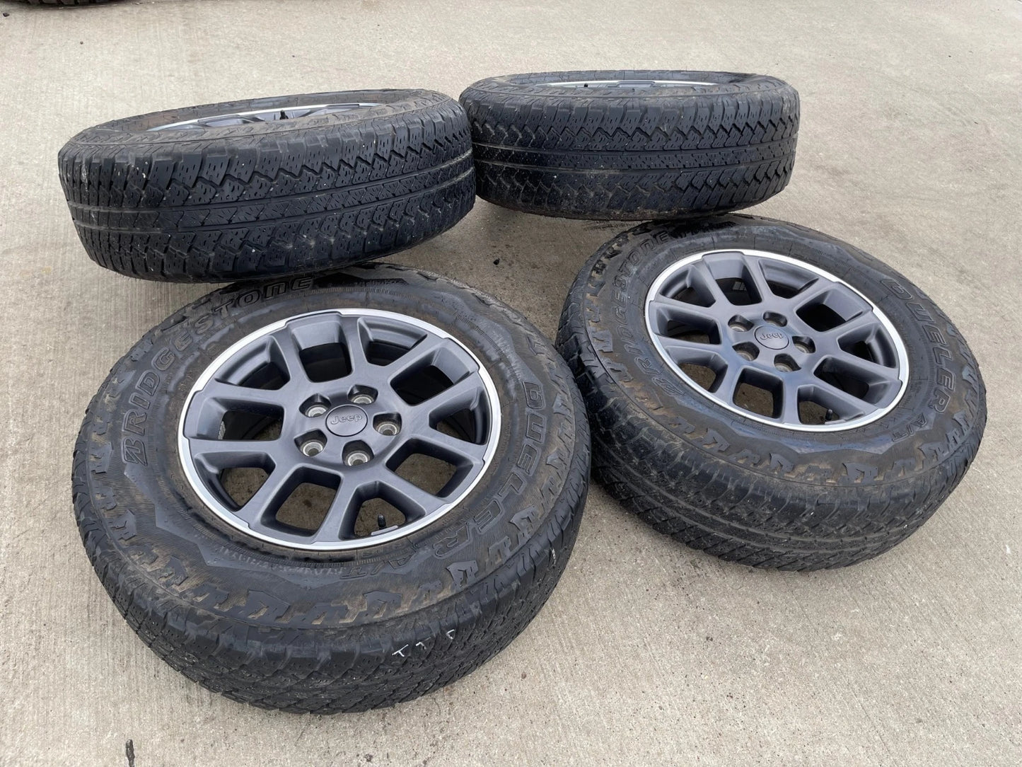 18" Jeep Gladiator Overland OEM wheels rims Wrangler 9241 tires
