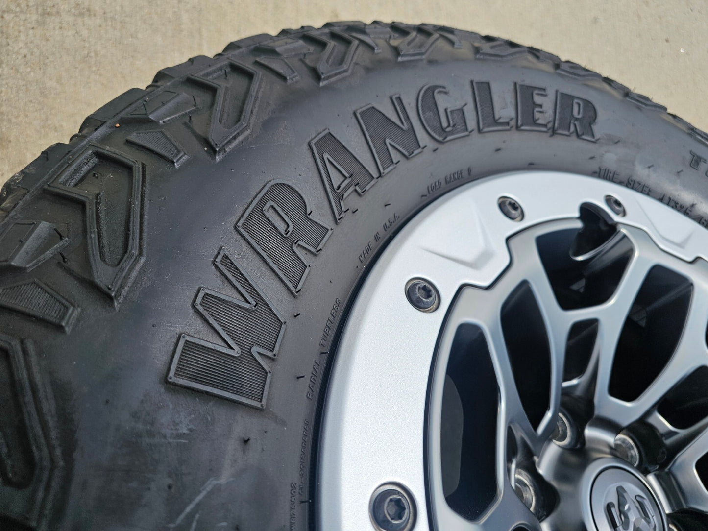 18" Dodge Ram 1500 RHO TRX Beadlock OEM wheel rim 2735 tires 2023 2024 2025