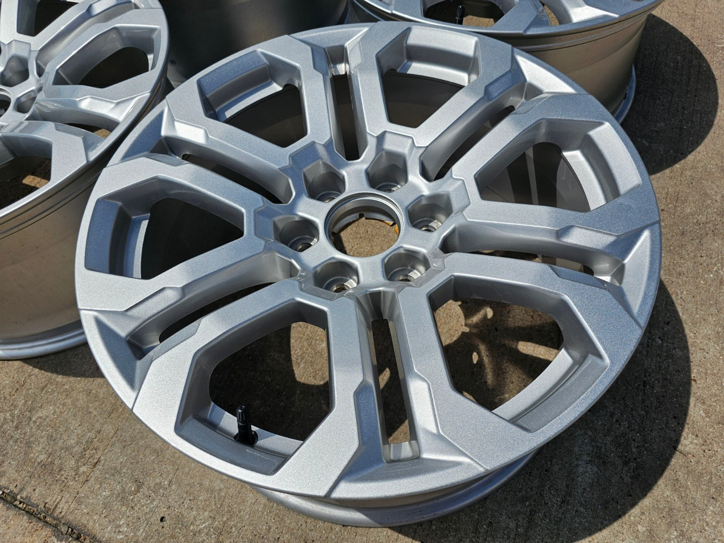20" Chevy Colorado OEM wheels rims 95780 Silverado Suburban GMC Canyon 2024 2025