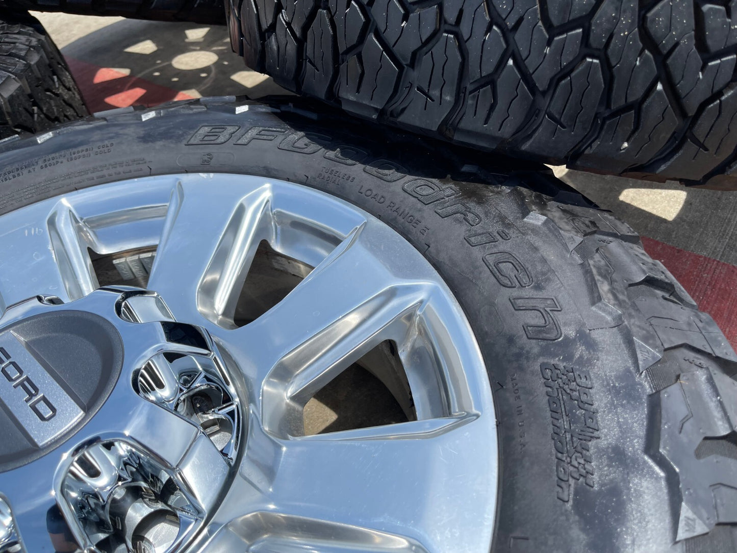 20" Ford F-250 F-350 Platinum OEM rims wheels 10103 tires BFG KO3 A/T