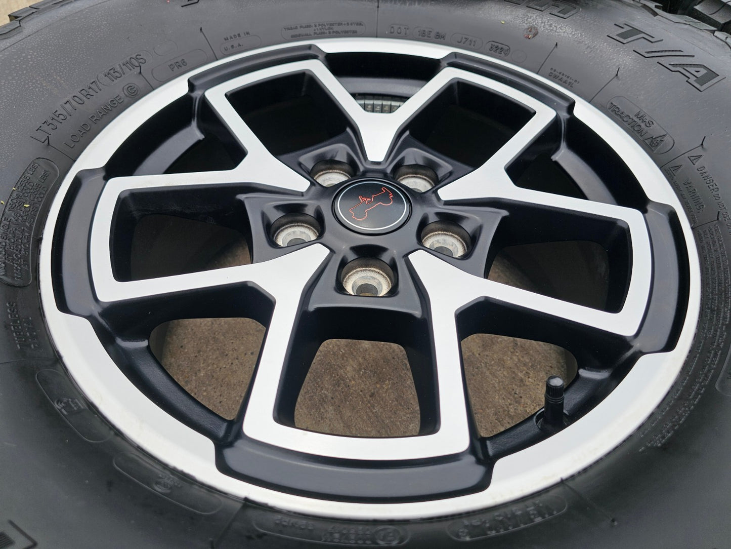 17" Jeep Wrangler Rubicon OEM 95730 9327 wheels rims Gladiator BFG KO2 A/T 35"
