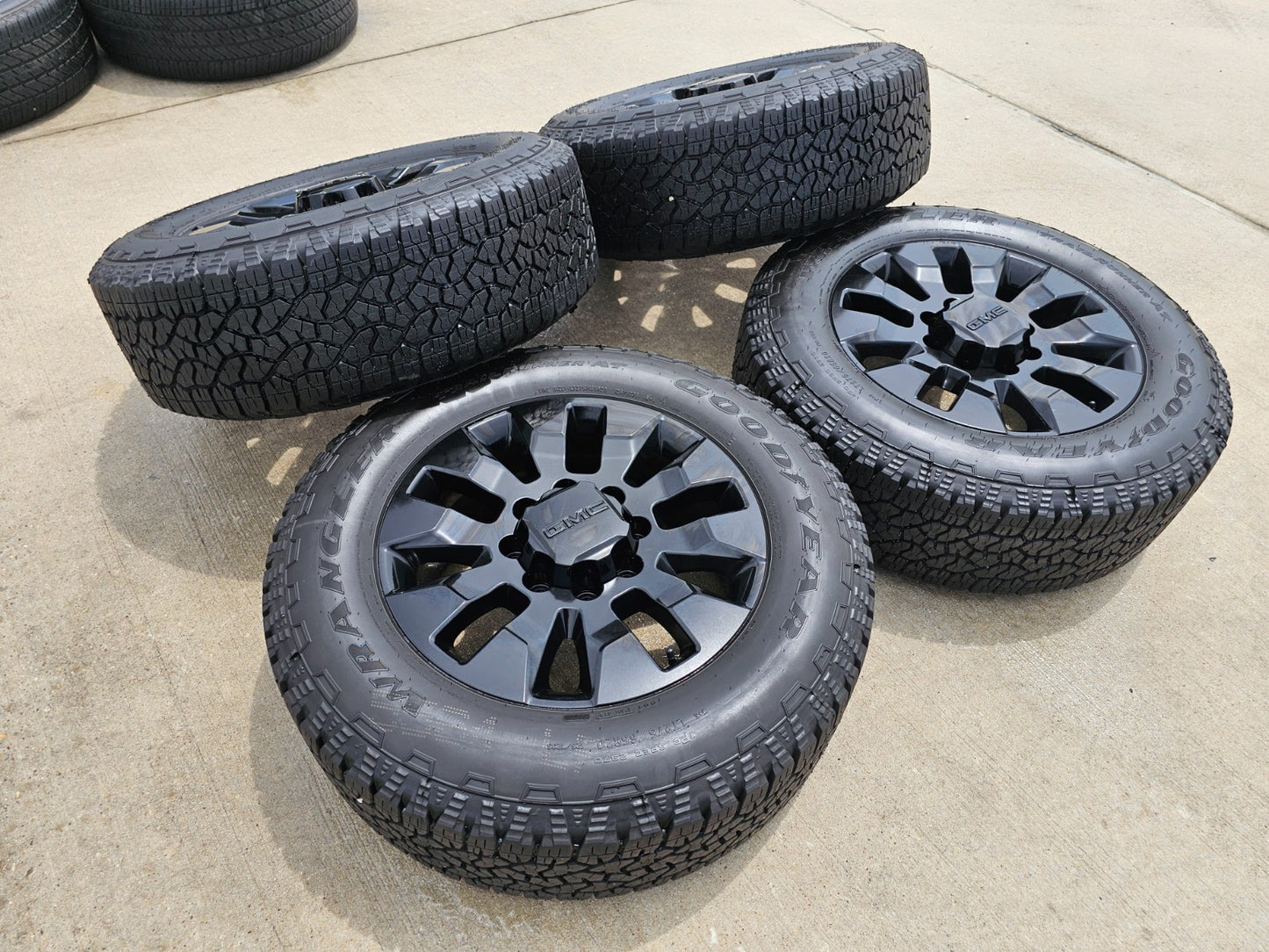 20" GMC Sierra DENALI Chevy Silverado 2500 3500 OEM 5960 5947 wheels rims NEW