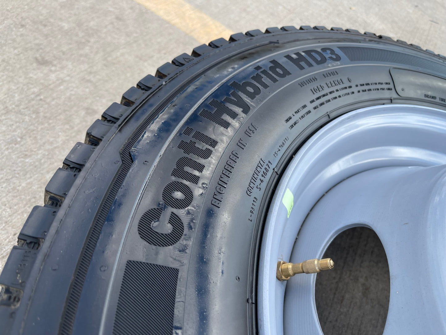19.5" Ford F-450 Dually F-550 rim wheel RAM 4500 10x225 OEM tire NEW