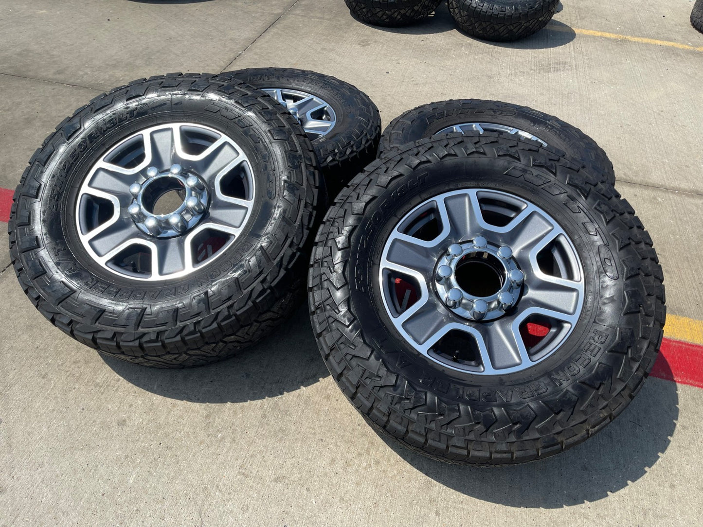18" Ford F-250 F-350 Lariat FX-4 OEM wheels 10480 10298 SET tires NITRO 35"