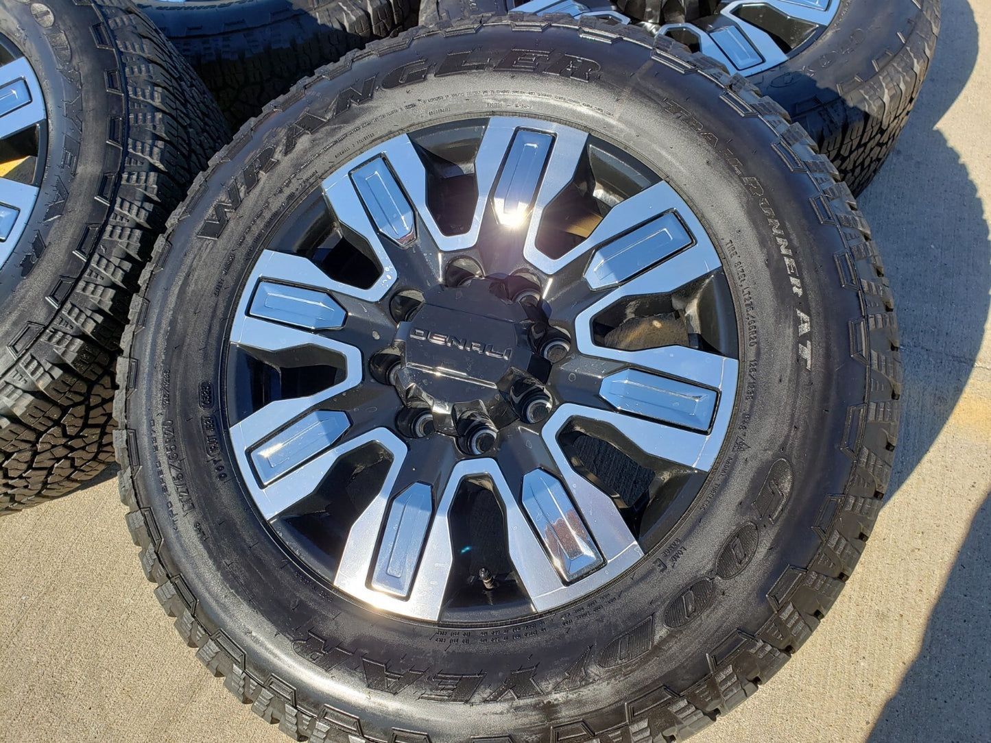 20" GMC Sierra DENALI ULTIMATE 2500 3500 OEM wheels rims 5958 Chevy