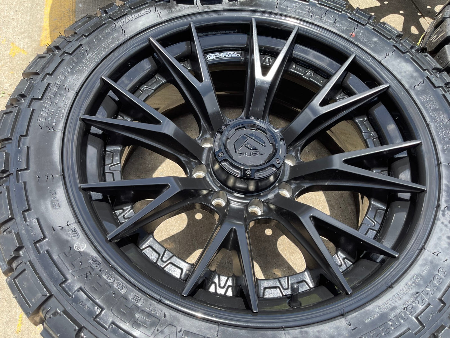 22x10 22" FUEL Fusion Forged Chevy Silverado 2500 3500 wheels rims 8x180 33" NEW