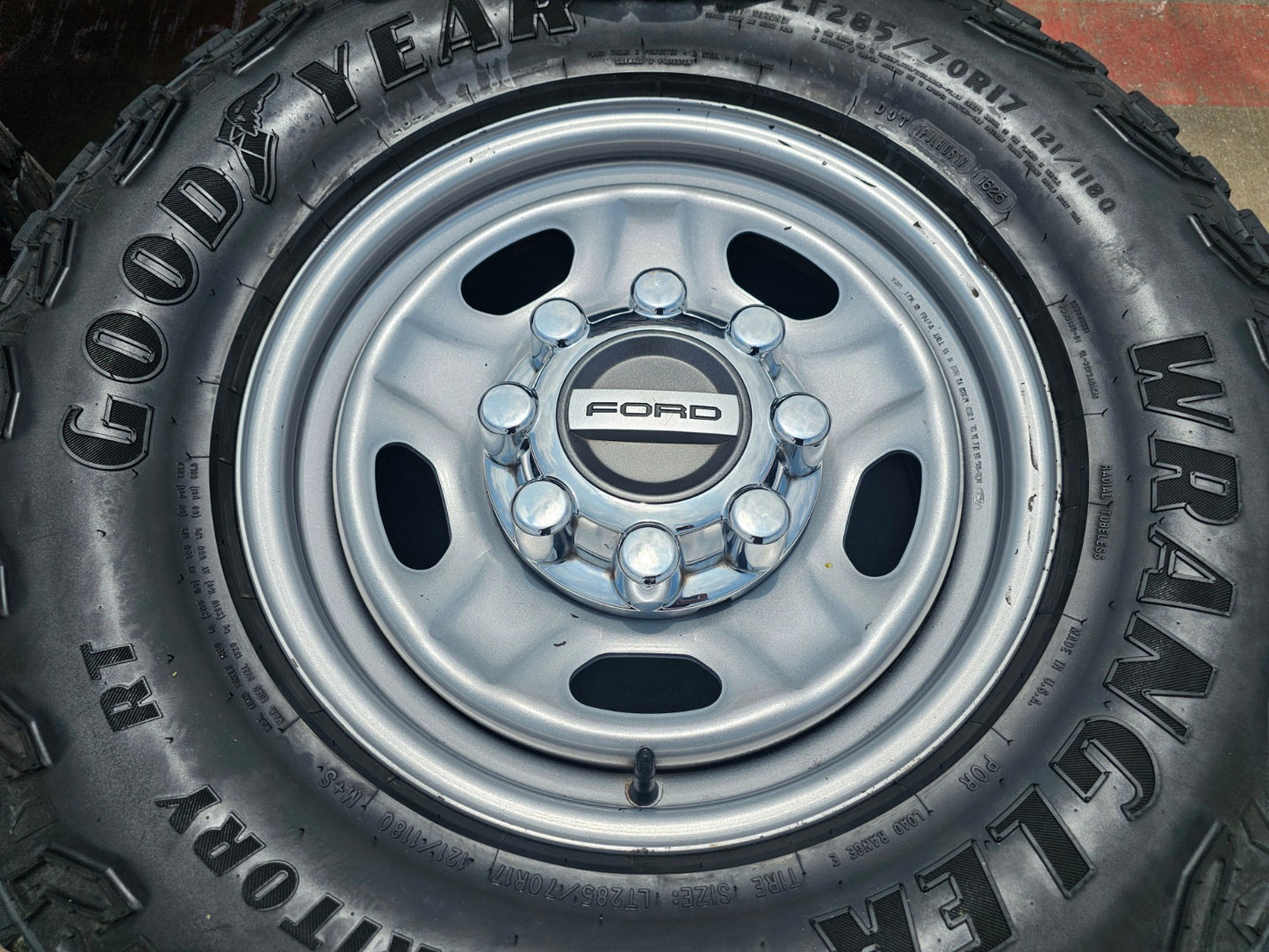 17" Ford F-250 F-350 OEM 3828 wheels rims tires GOODYEAR R/T 33"