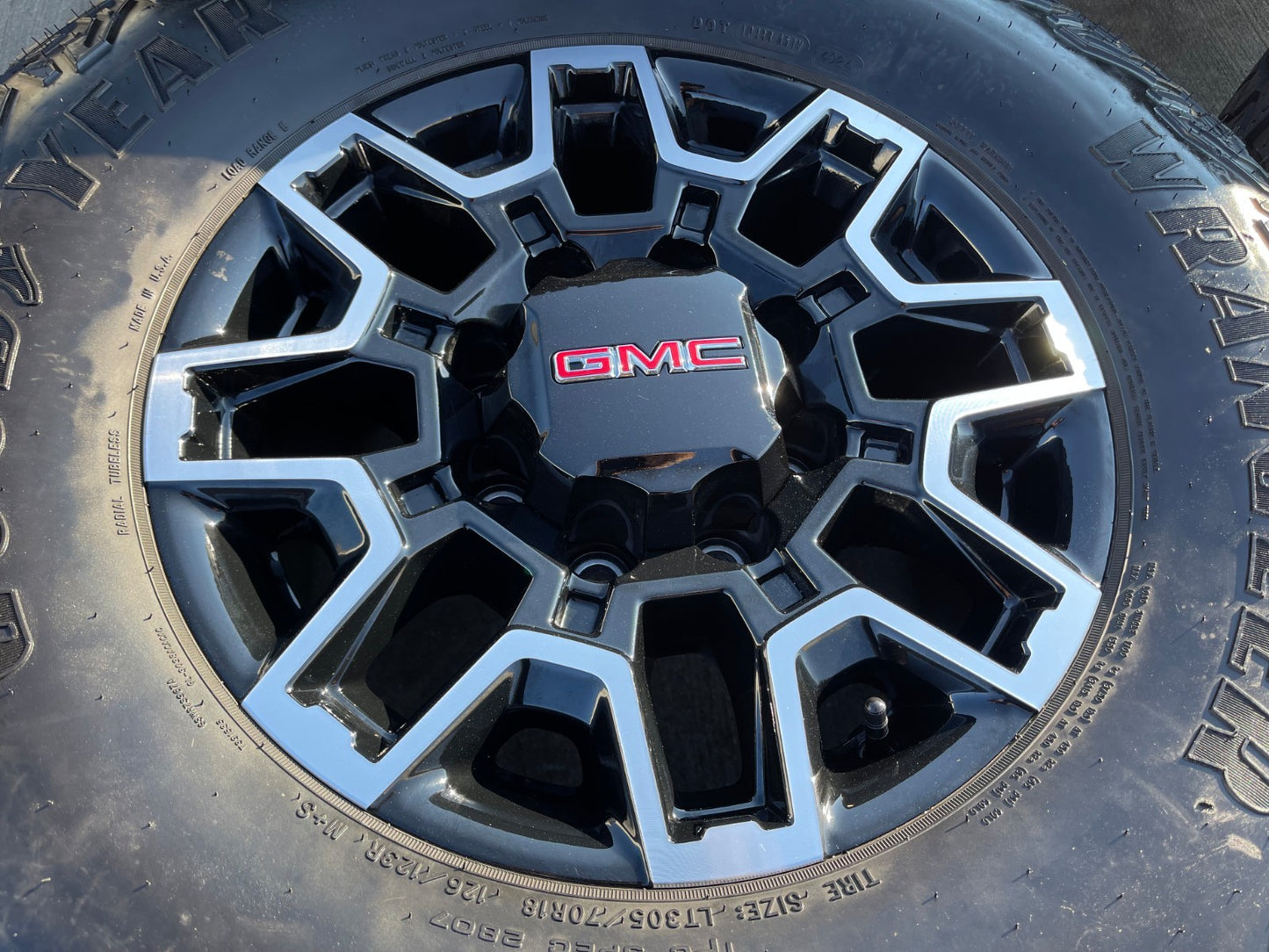 18" GMC Sierra AT4X Chevy Trail Boss 2500 OEM 14136 wheels rims GOODYEAR 35"
