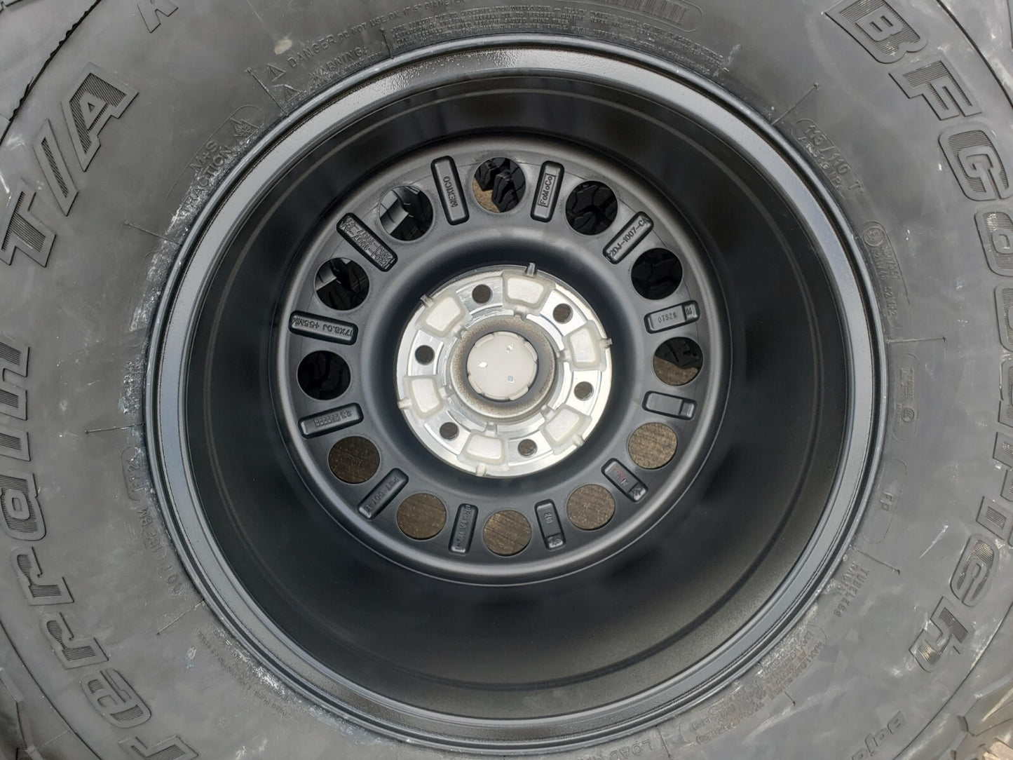 17" Ford Bronco HERITAGE SASQUATCH wheels rims tires 35" BFG NEW