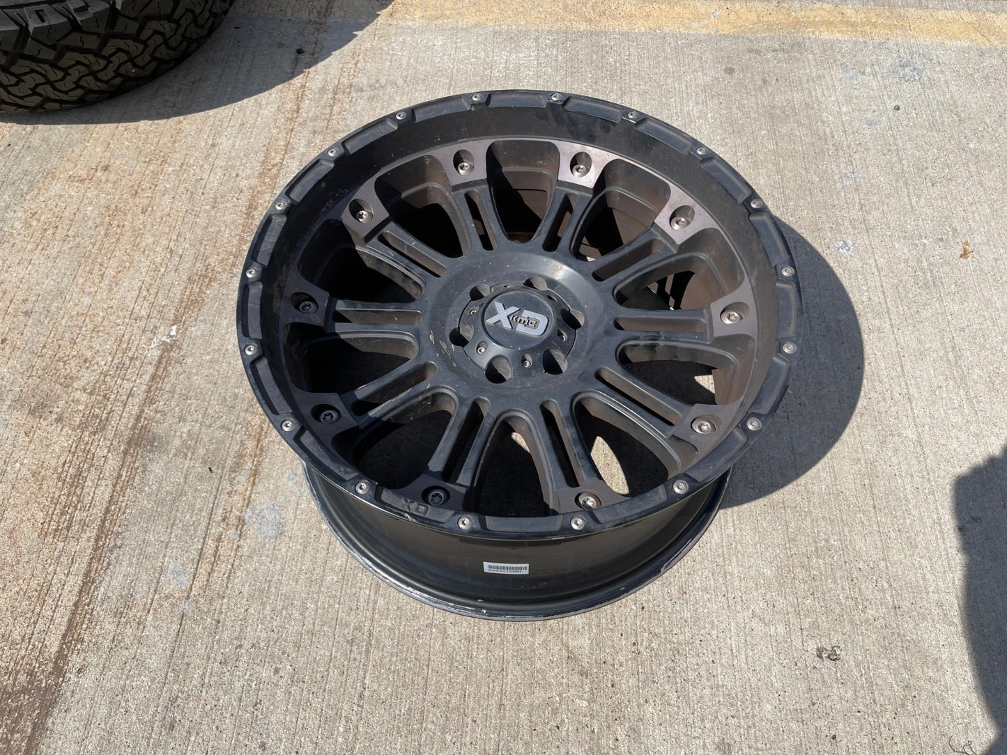 (1) 22x10 22" XD 829 Ford F-150 Expedition rim wheel -18 6x135