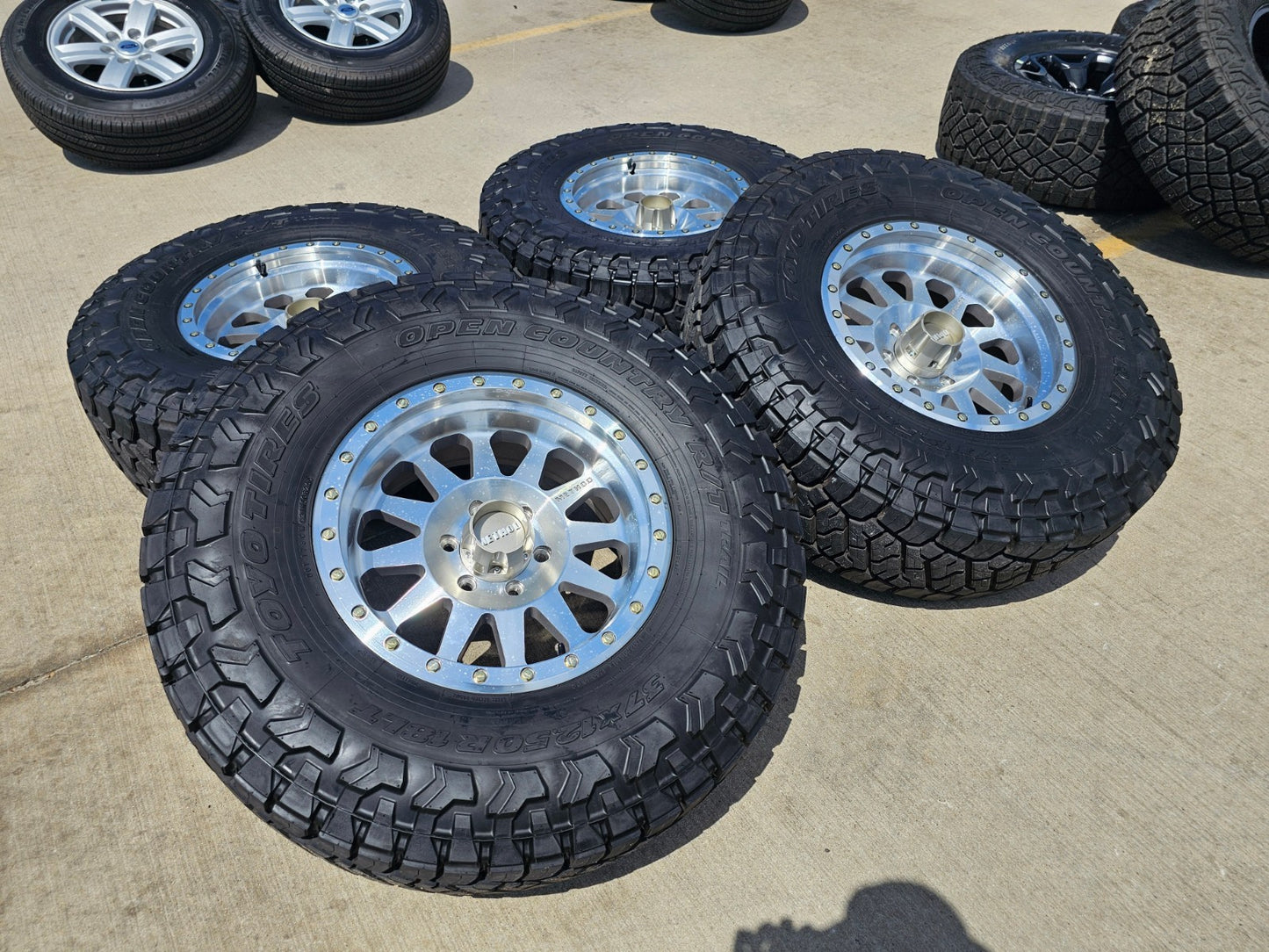 18x9 18" Method MR302 wheels rims Chevy RAM 1500 Tacoma 6x139 6x135 TOYO 37"