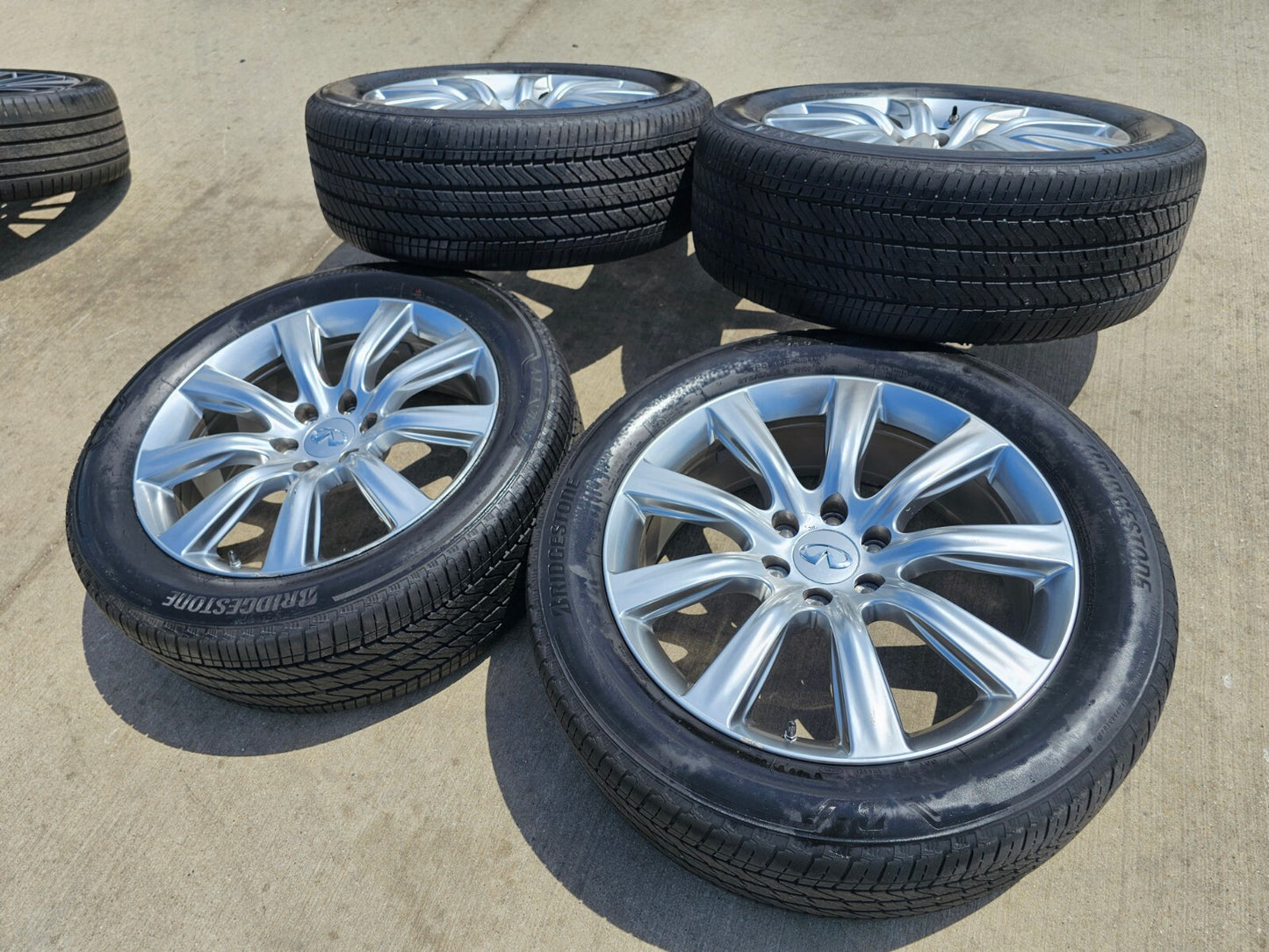 22" Infiniti QX80 QX56 Nissan Titan OEM wheels rims 73729 tires