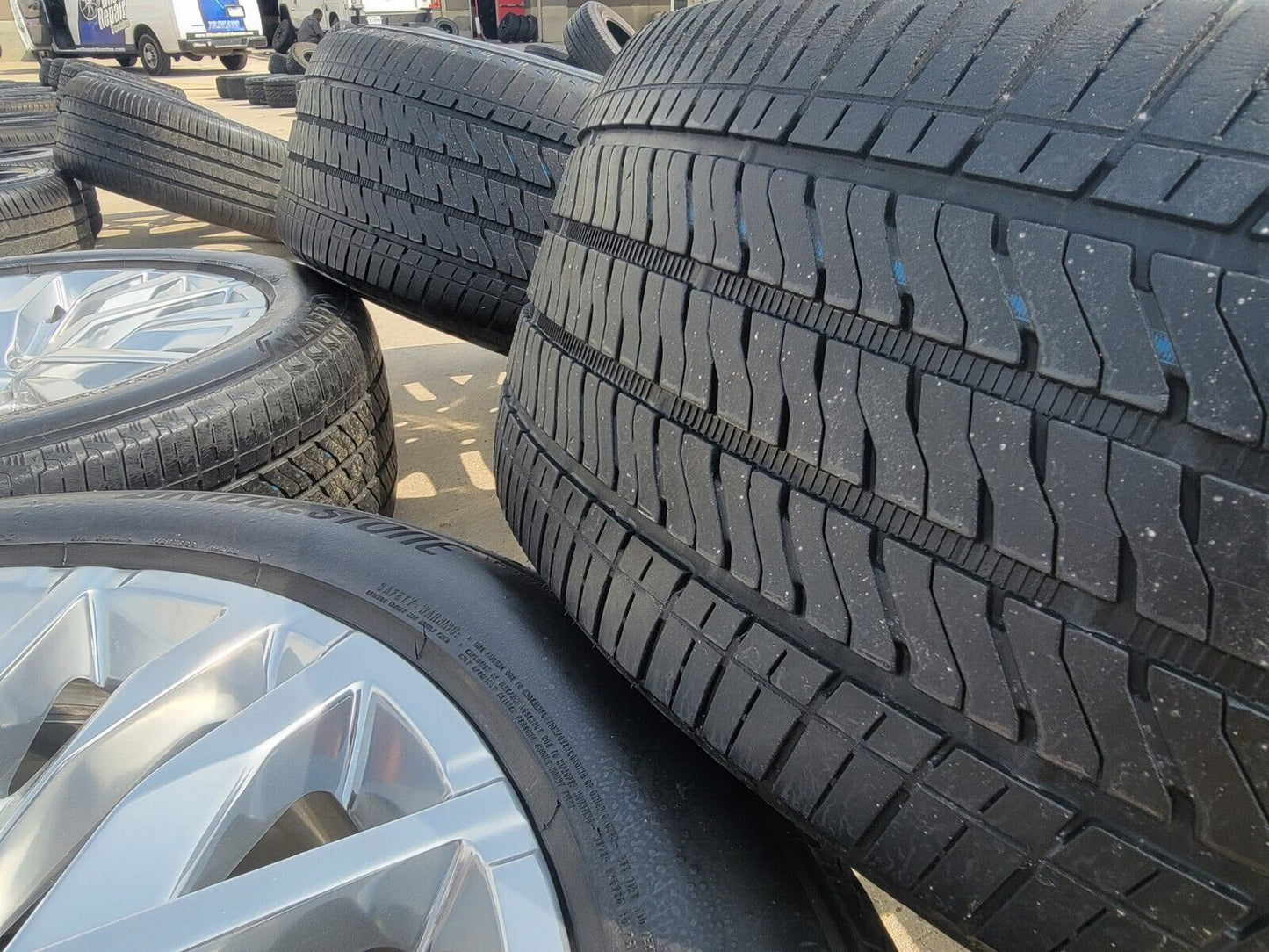 22" GMC Sierra Yukon DENALI Silverado OEM 5921 wheels rims tires