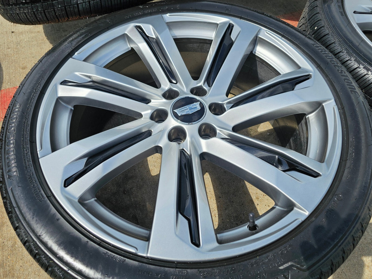24" Cadillac Escalade V Platinum OEM wheel rim tire spare (1) 2025-2027 NEW