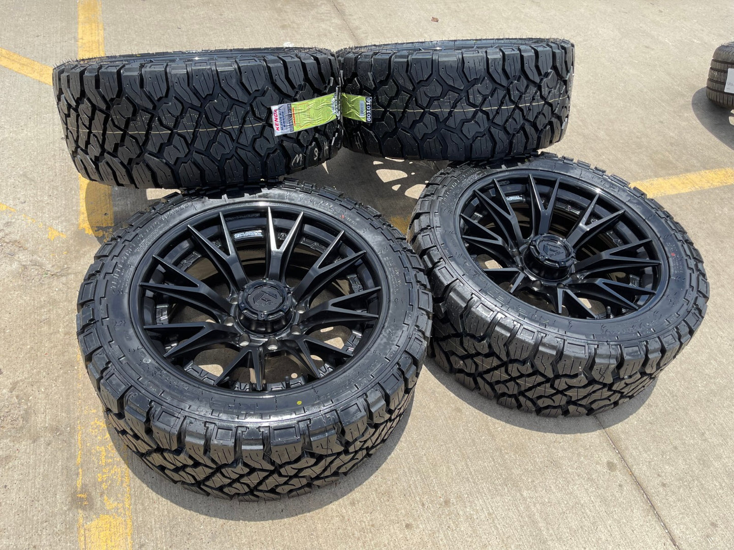 22x10 22" FUEL Fusion Forged Chevy Silverado 2500 3500 wheels rims 8x180 33" NEW