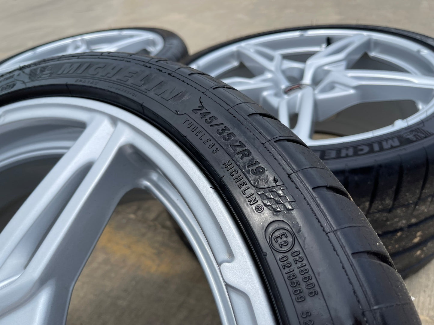 19" + 20" Chevy Corvette C8 OEM 14007 14008 wheels rims SET MICHELIN 2020-2027