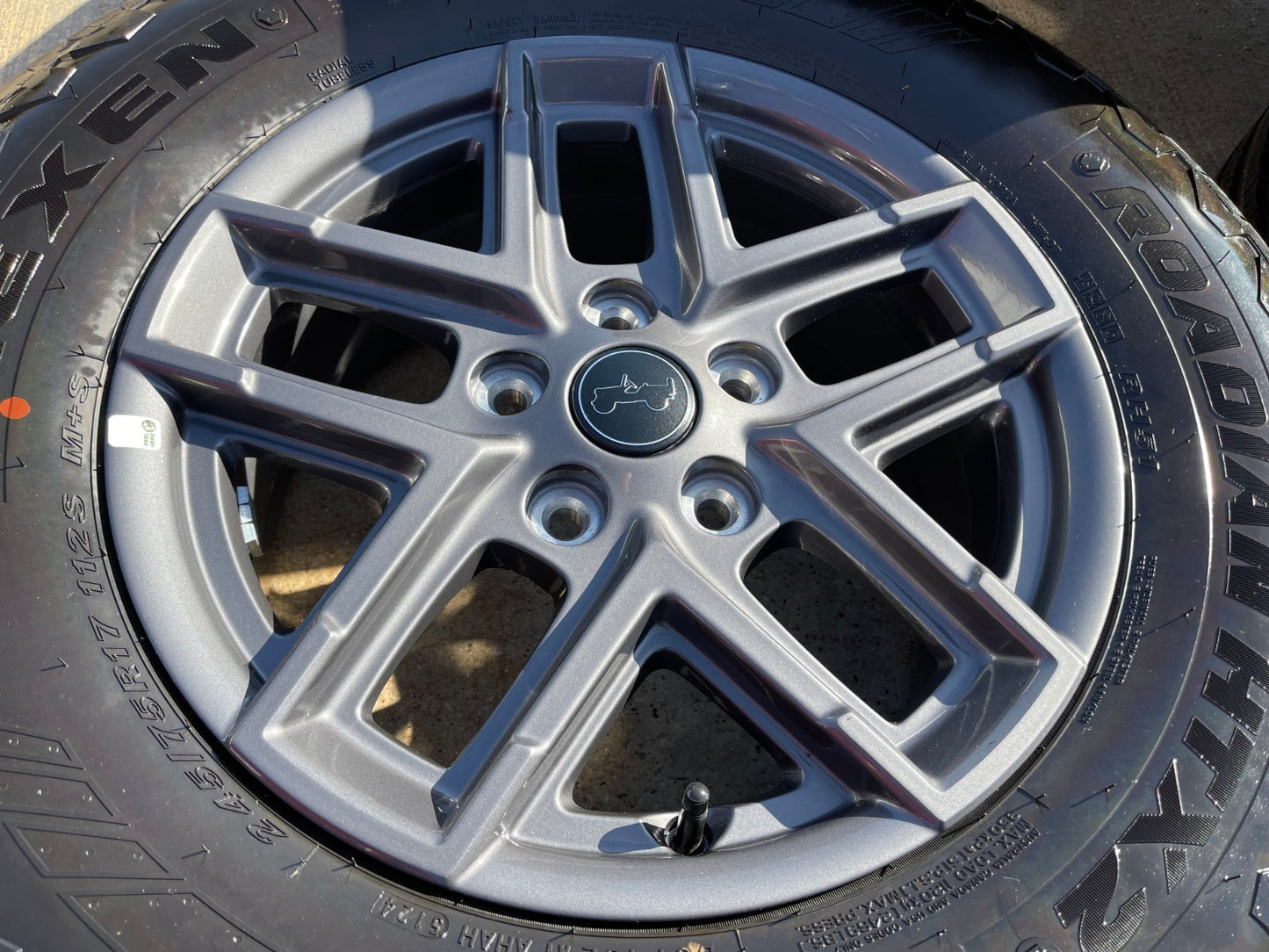 17" Jeep Wrangler Rubicon OEM wheels rims 9324 Gladiator 2025 2026 NEXEN NEW