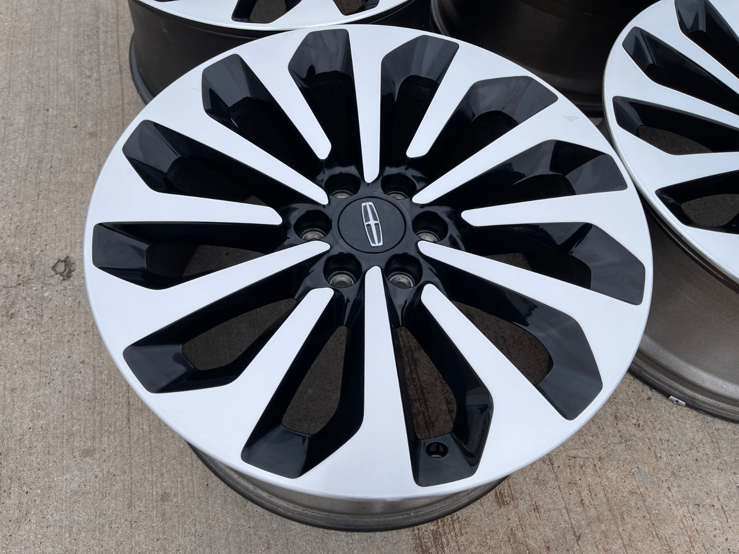 22" Lincoln Navigator BLACK LABEL OEM 95385 10498 rims wheels 2023 2024 2025