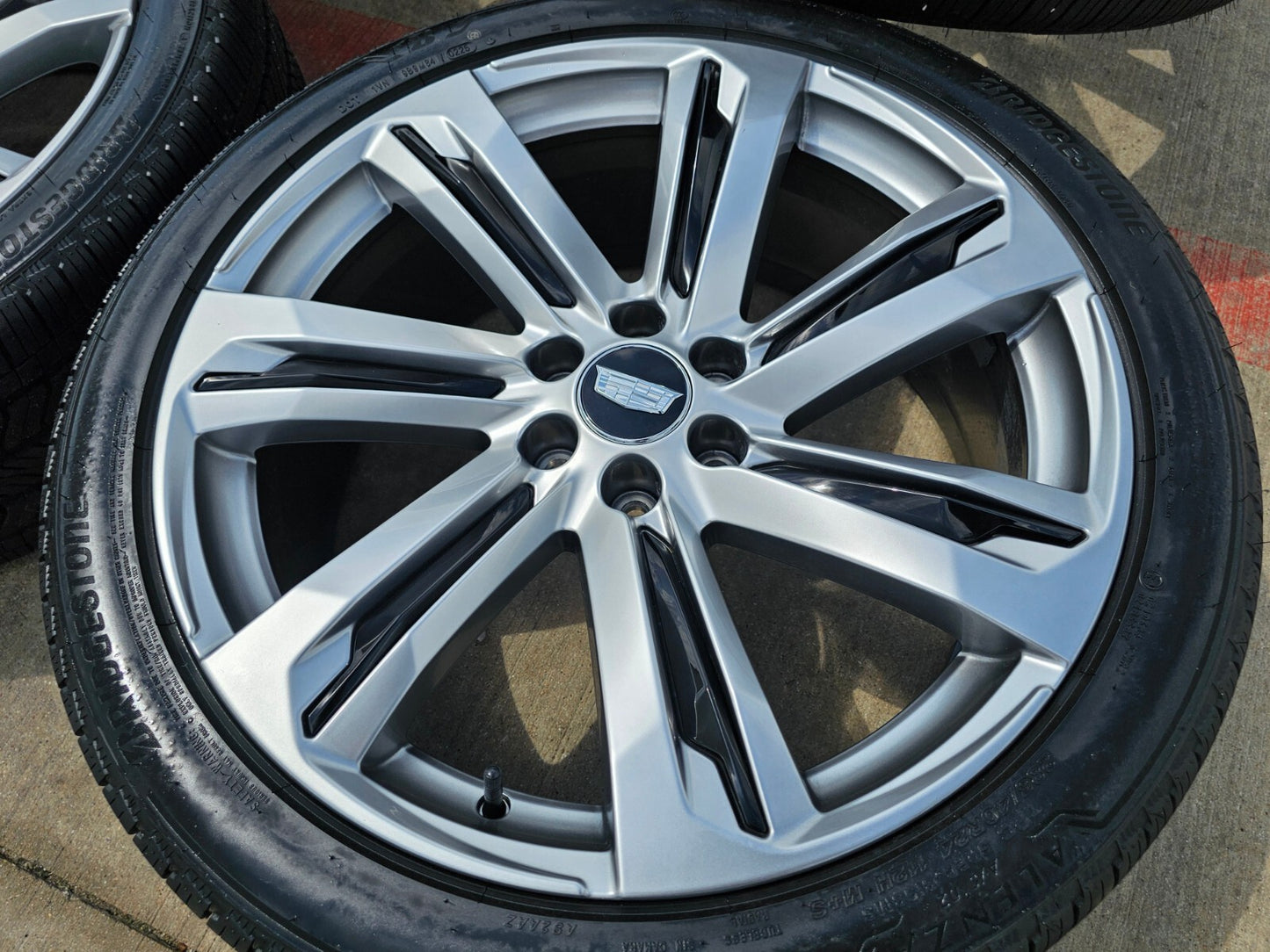 24" Cadillac Escalade V Platinum OEM wheel rim tire spare (1) 2025-2027 NEW