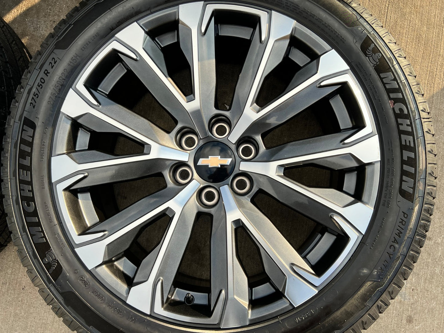 22" Chevy Tahoe Silverado Suburban OEM wheels rims NEW MICHELIN 2025 2026