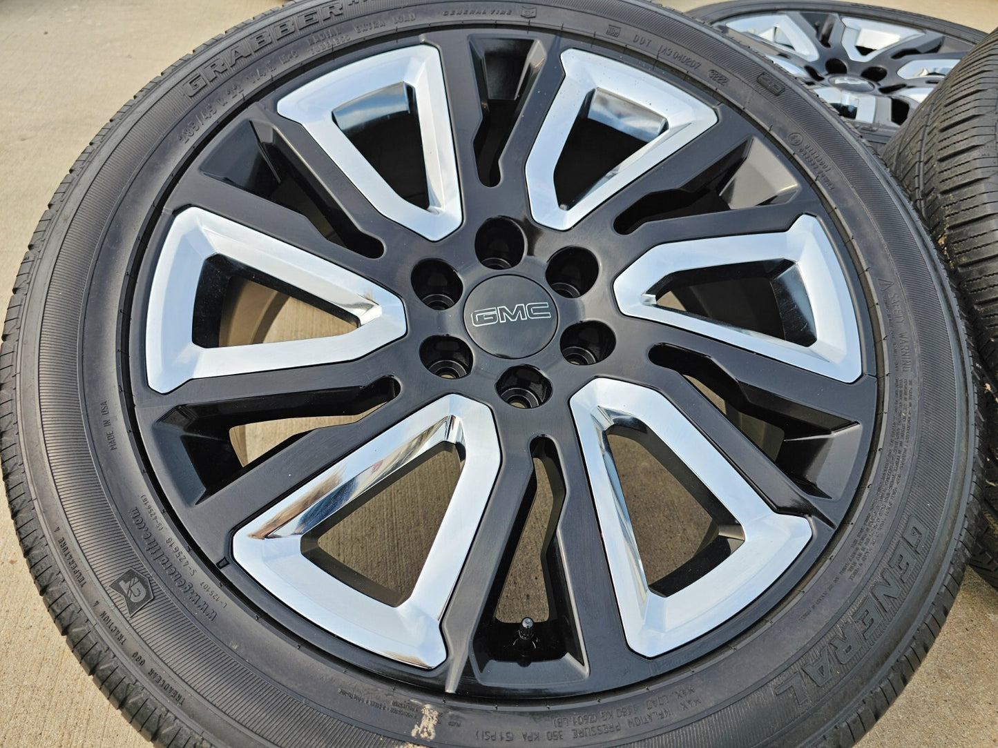 22" Chevy Tahoe Suburban OEM 5907 5901 wheels rims Silverado 2022 2023 2024 2025