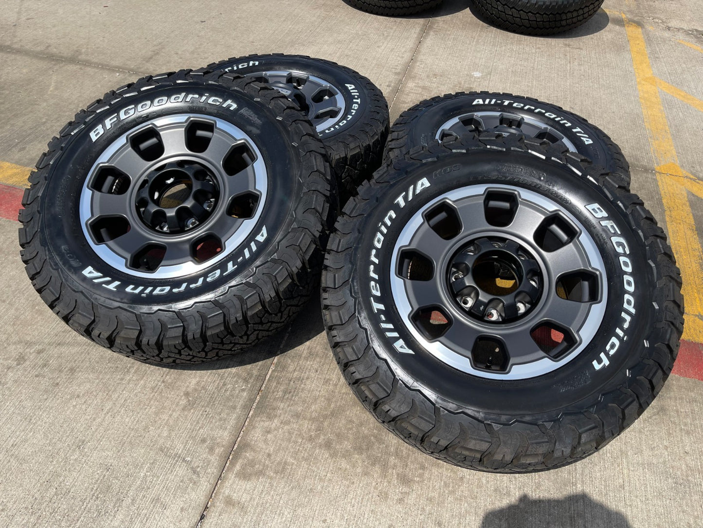 18" Ford F-250 F-350 OEM TREMOR rims wheels 10482 tires BFG KO3 A/T 33" NEW