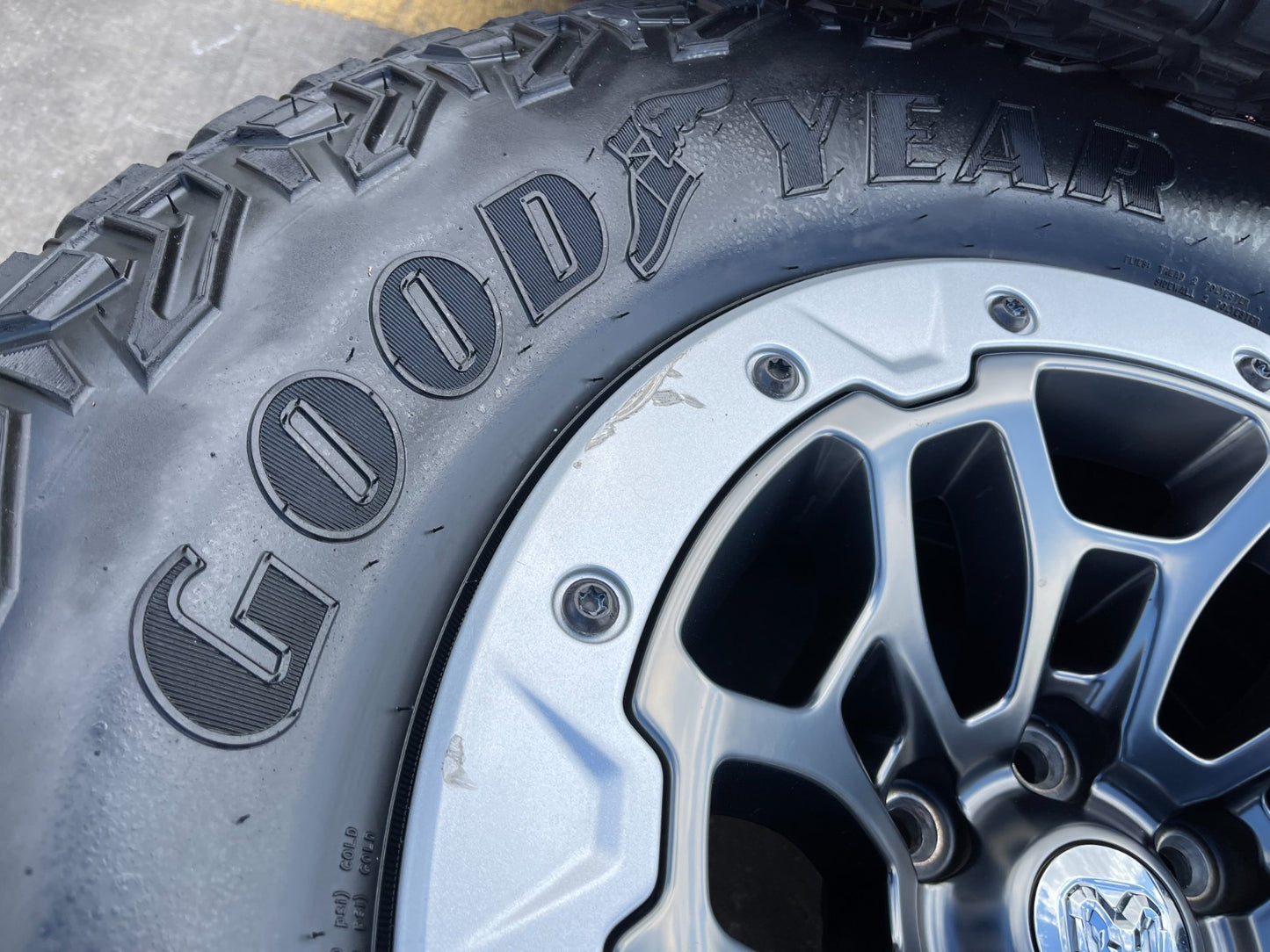 18" Dodge Ram 1500 TRX Beadlock OEM 2735 RHO wheels rims 2021 2022 2023 2024