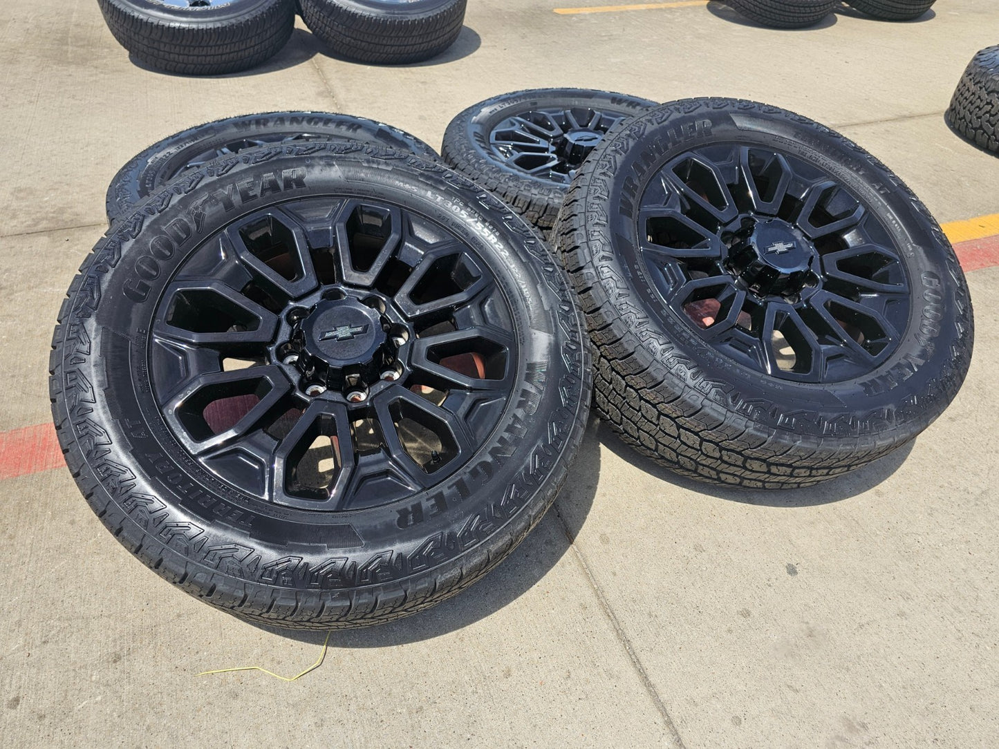 22" Chevy Silverado GMC Sierra 2500 OEM wheels rims A/T tires 2024 2025 2026 NEW