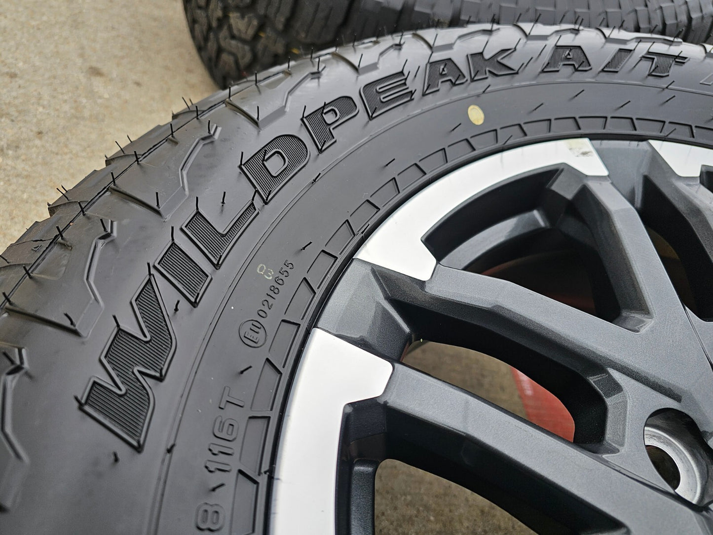 18" Toyota Tacoma TRD OEM 10641 wheels rims 2024 2025 2026 FALKEN NEW 33"