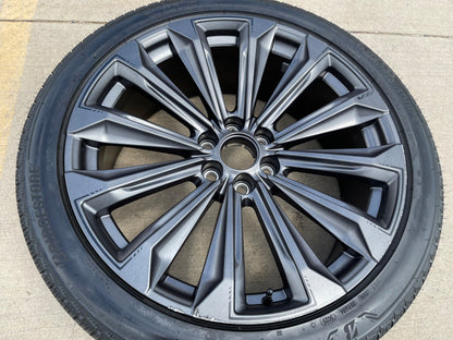 (1) 24" Cadillac Escalade V OEM 84949597 wheel rim tire 2025 2026 2027
