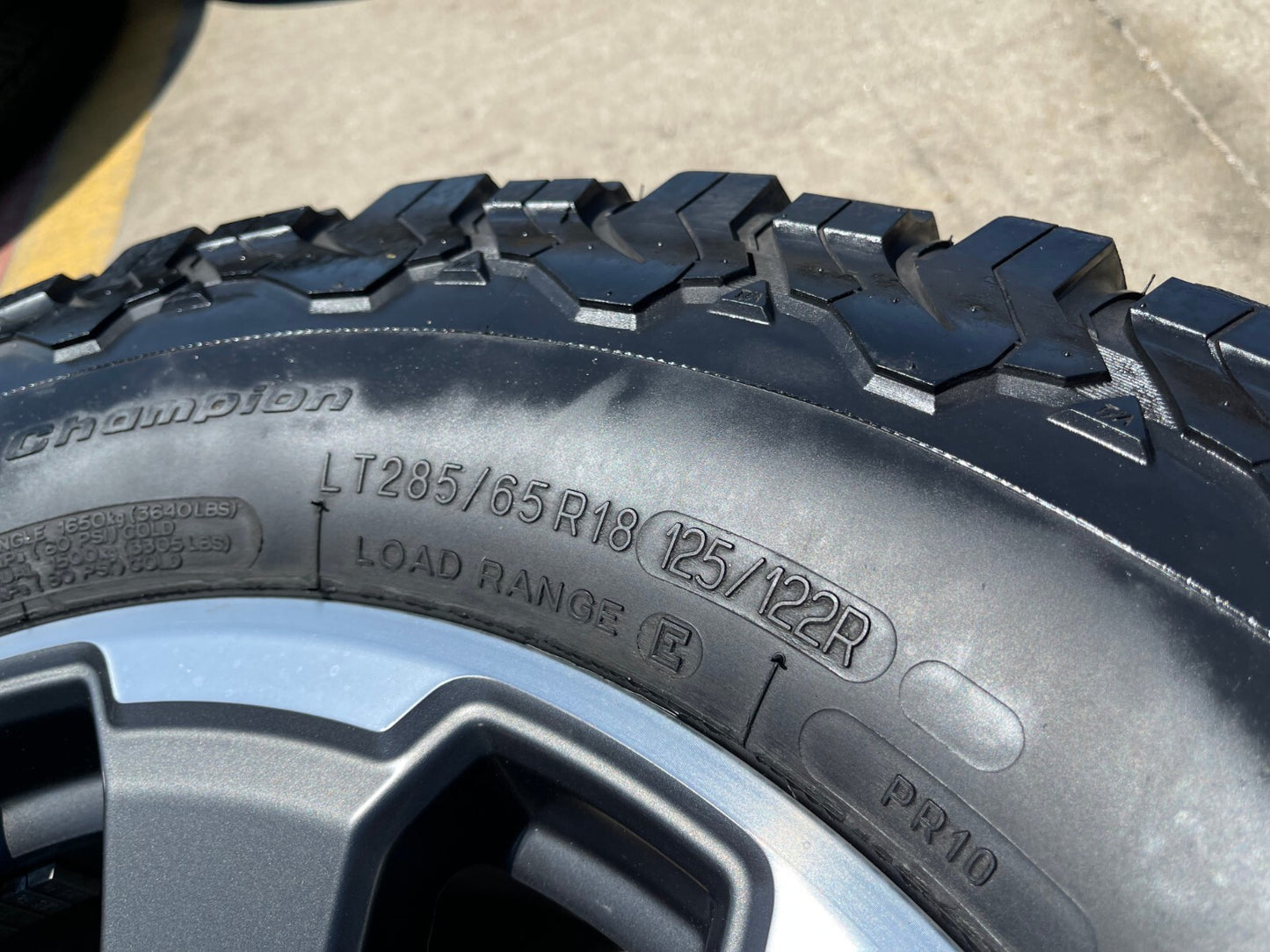 18" Ford F-250 F-350 OEM TREMOR rims wheels 10482 33" tires BFG KO2 A/T