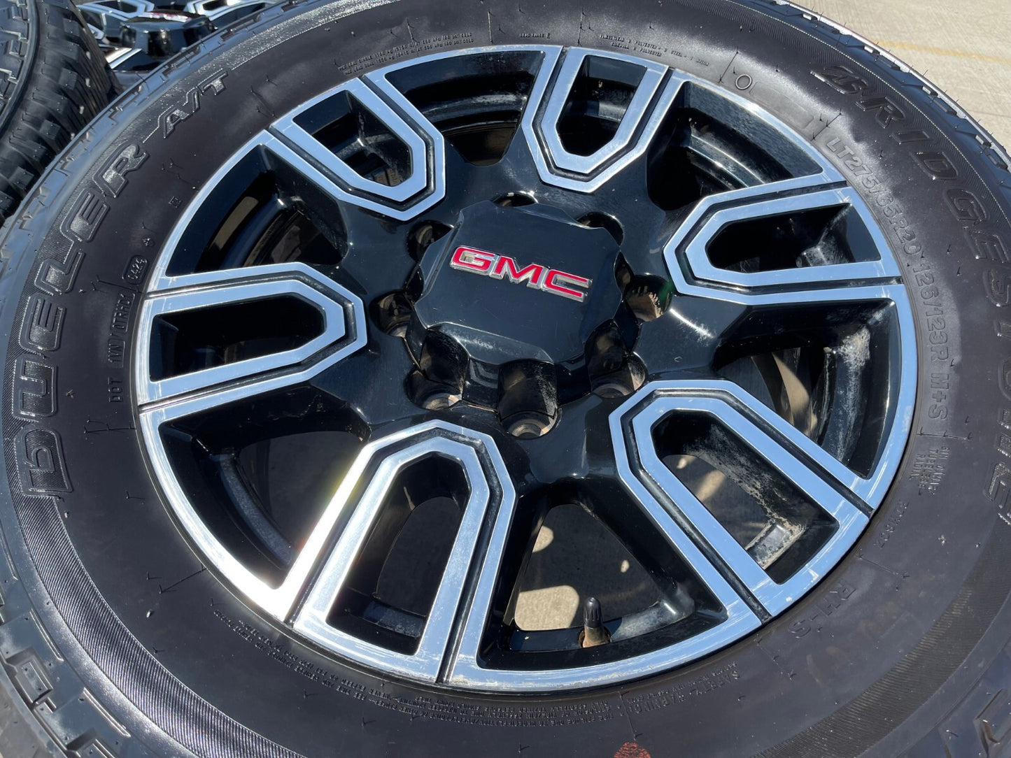 20" GMC Sierra AT4 2500 3500 OEM wheels rims 5950 Silverado BRIDGESTONE A/T