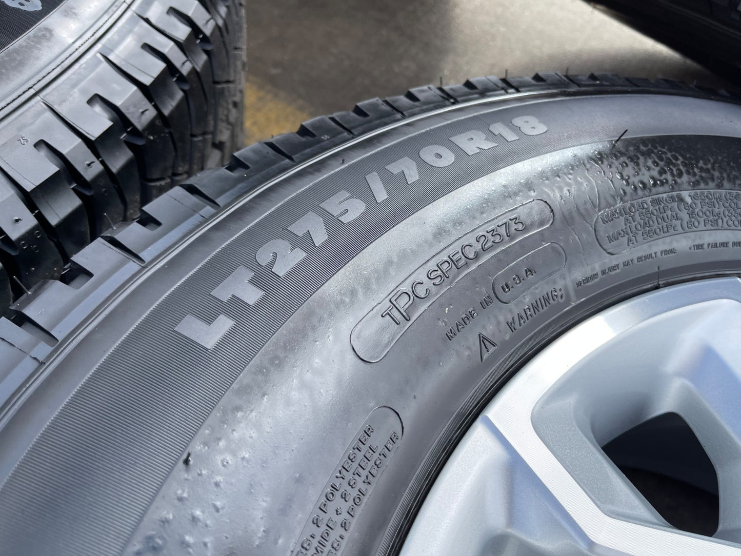 18" Chevy Silverado 2500 3500 OEM 5959 wheels rims MICHELIN LTX A/T2 NEW