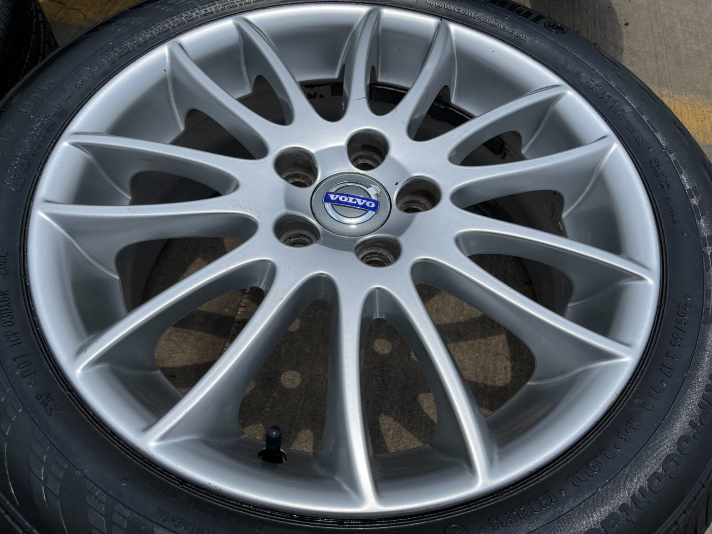 17" Volvo C30 C70 S40 V50 Ultimate OEM rims wheels 70317 70304