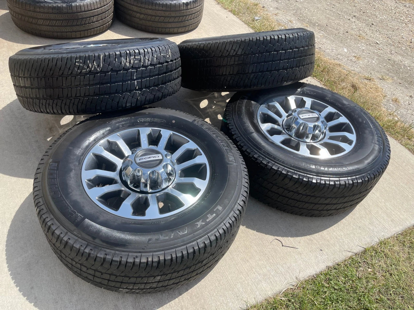 18" Ford F-250 F-350 OEM Lariat FX-4 rims wheels 10289 tires MICHELIN