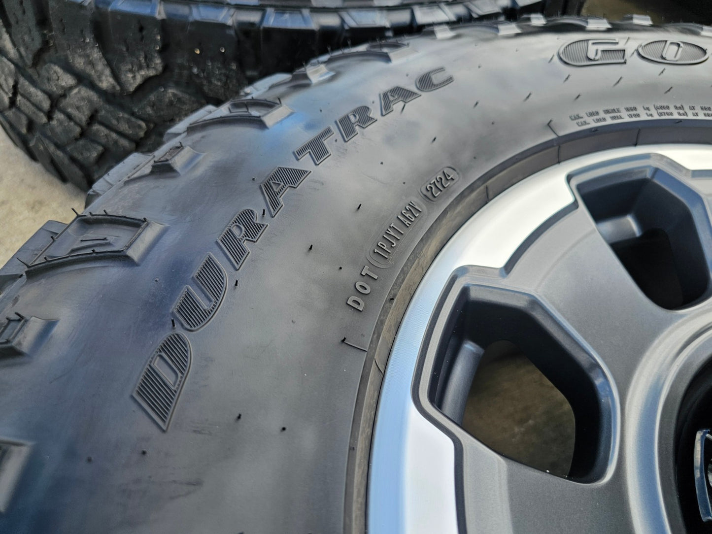18" Ford F-250 F-350 OEM TREMOR rims wheels 10482 tires SET DURATRAC R/T 35"