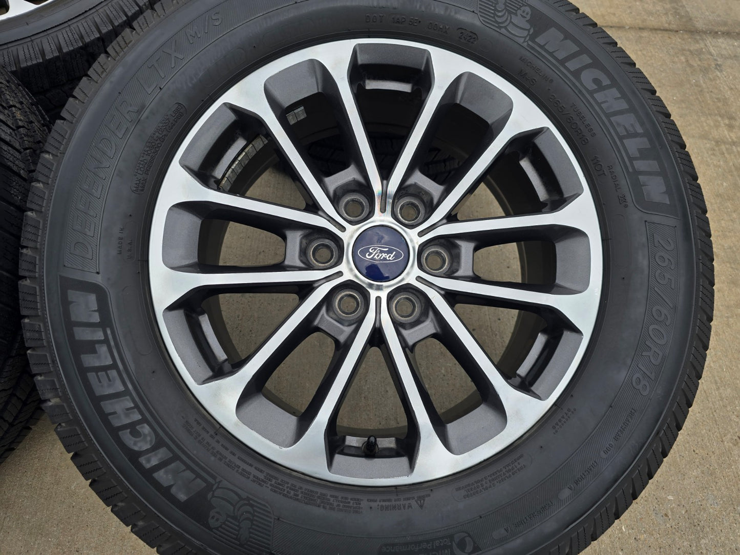 18" Ford F-150 Lariat OEM rims wheel 10169 tires Expedition MICHELIN DEFENDER
