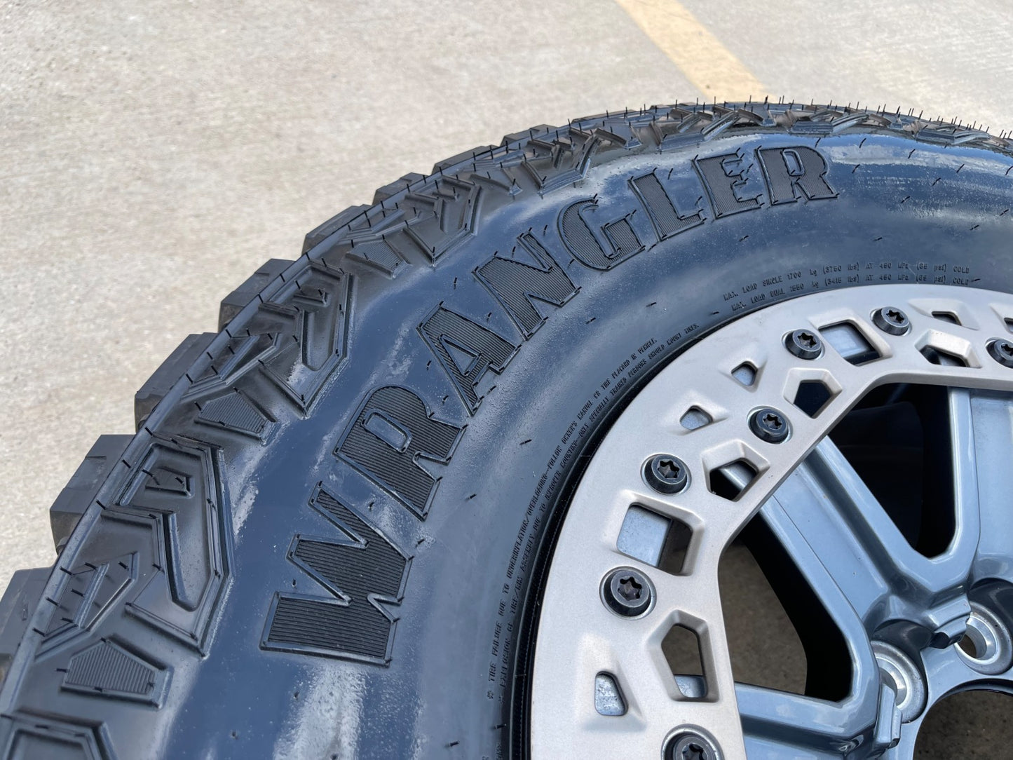 18" Hummer Grazen beadlock EV HEV 2500 OEM wheel rim 2023 2024 2025 2026 NEW